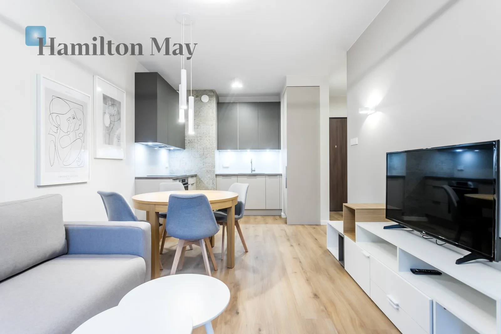 City: Warszawa Street: Waliców Region: Wola Subregion: Mirów Distance to centre: 1.39 km Level: 3 Price: 4400 PLN Bedrooms: 1 Bathrooms: 1 Size: 35m2 - slider