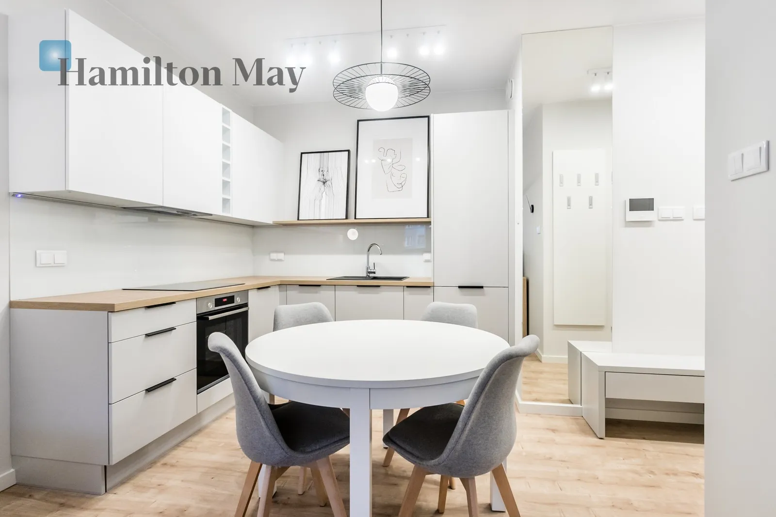 City: Warszawa Street: Waliców Region: Wola Subregion: Mirów Distance to centre: 1.39 km Level: 3 Price: 4400 PLN Bedrooms: 1 Bathrooms: 1 Size: 35m2 Price/m2: 126 PLN - slider
