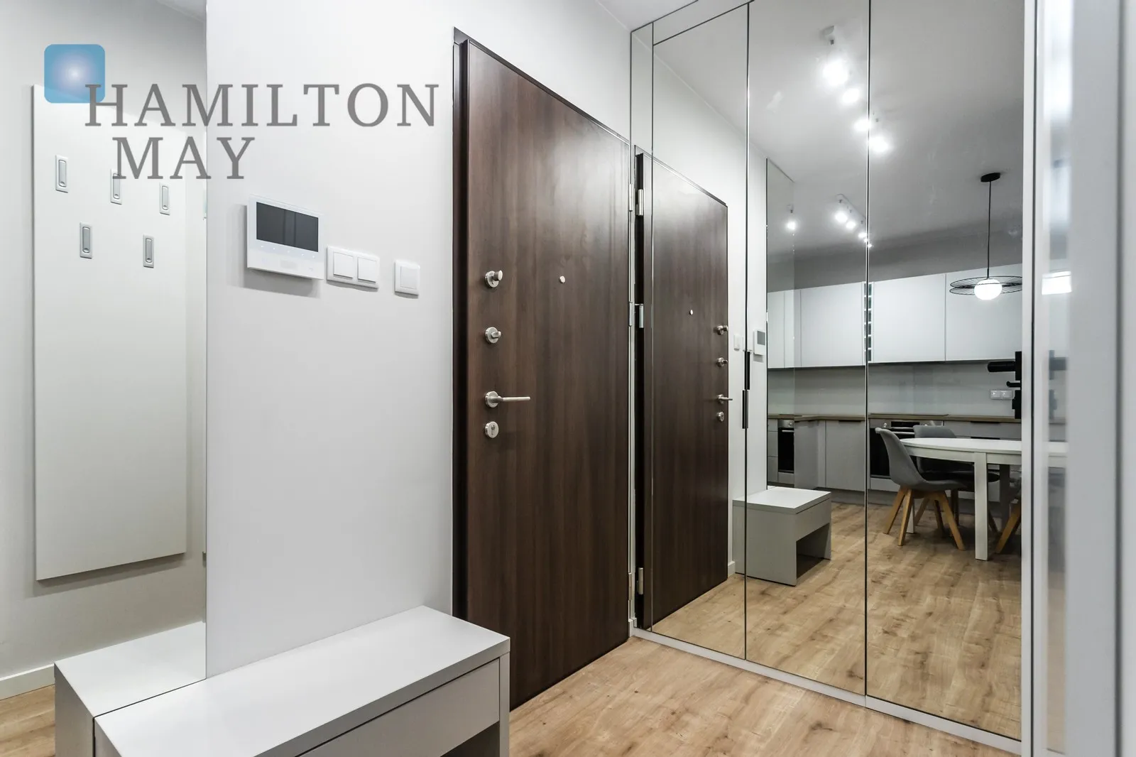 Region: Wola Subregion: Mirów Distance to centre: 1.39 km Level: 3 Price: 4400 PLN Bedrooms: 1 Bathrooms: 1 - slider