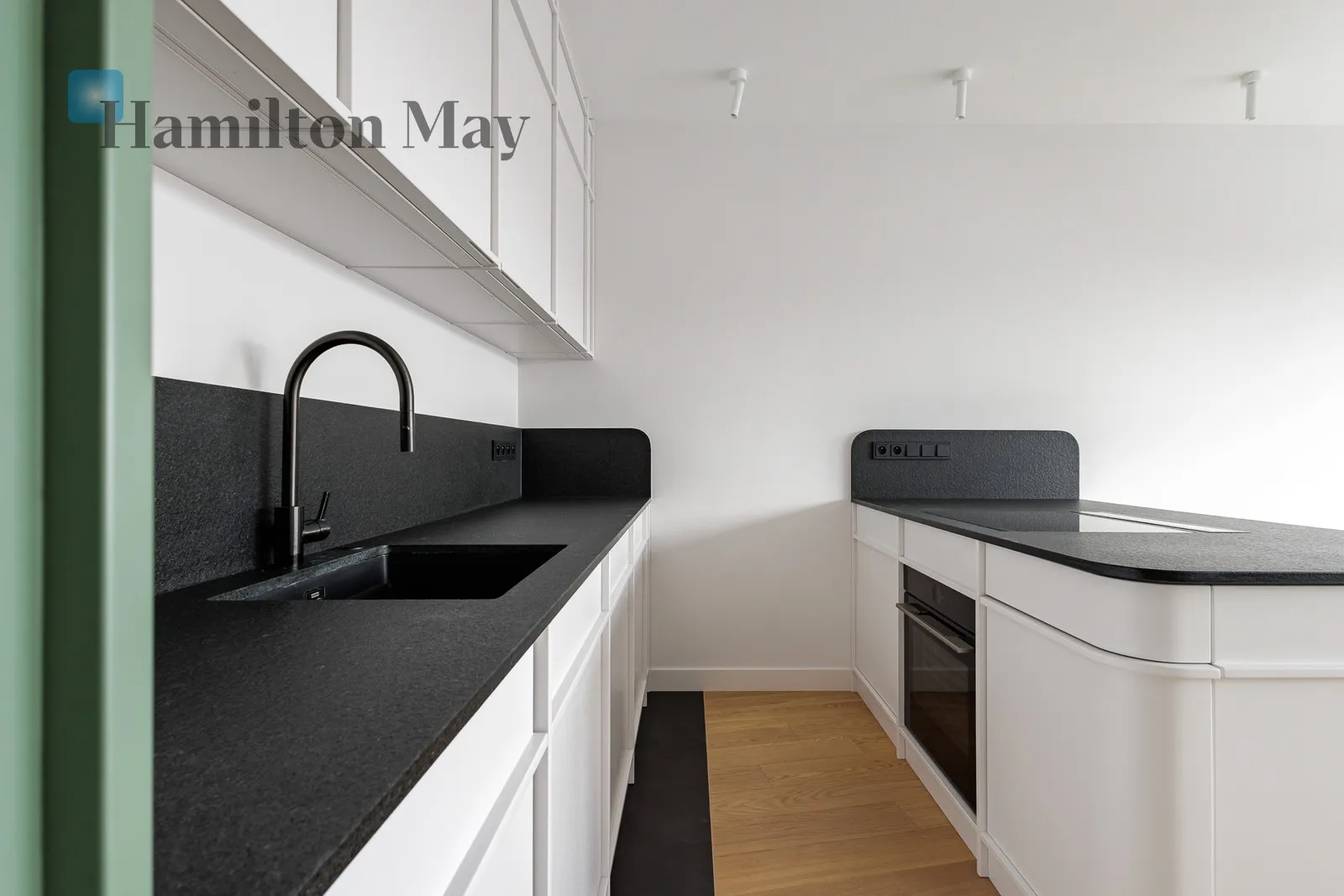 City: Warszawa Street: Stefana Okrzei Region: Praga-Północ Distance to centre: 2.76 km Level: 5 Price: 10800 PLN Bedrooms: 2 Bathrooms: 1 - slider