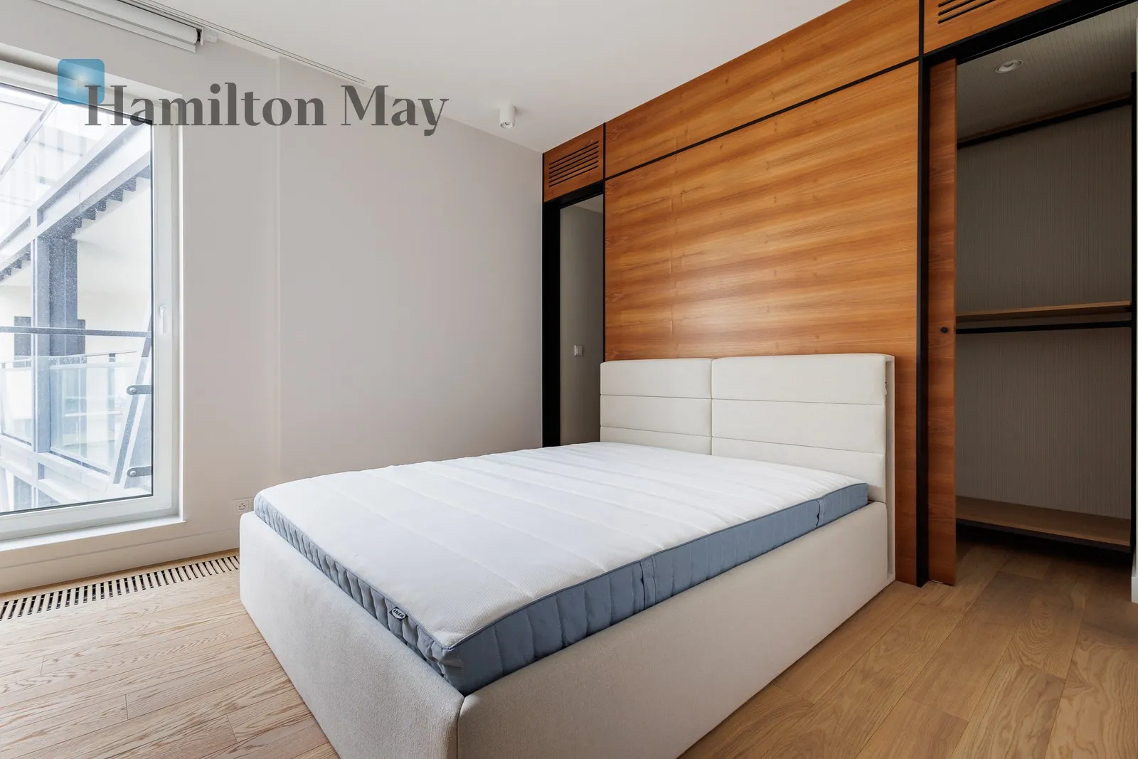 Street: Stefana Okrzei Region: Praga-Północ Distance to centre: 2.76 km Level: 5 Price: 10800 PLN Bedrooms: 2 Bathrooms: 1 Size: 70m2 - slider