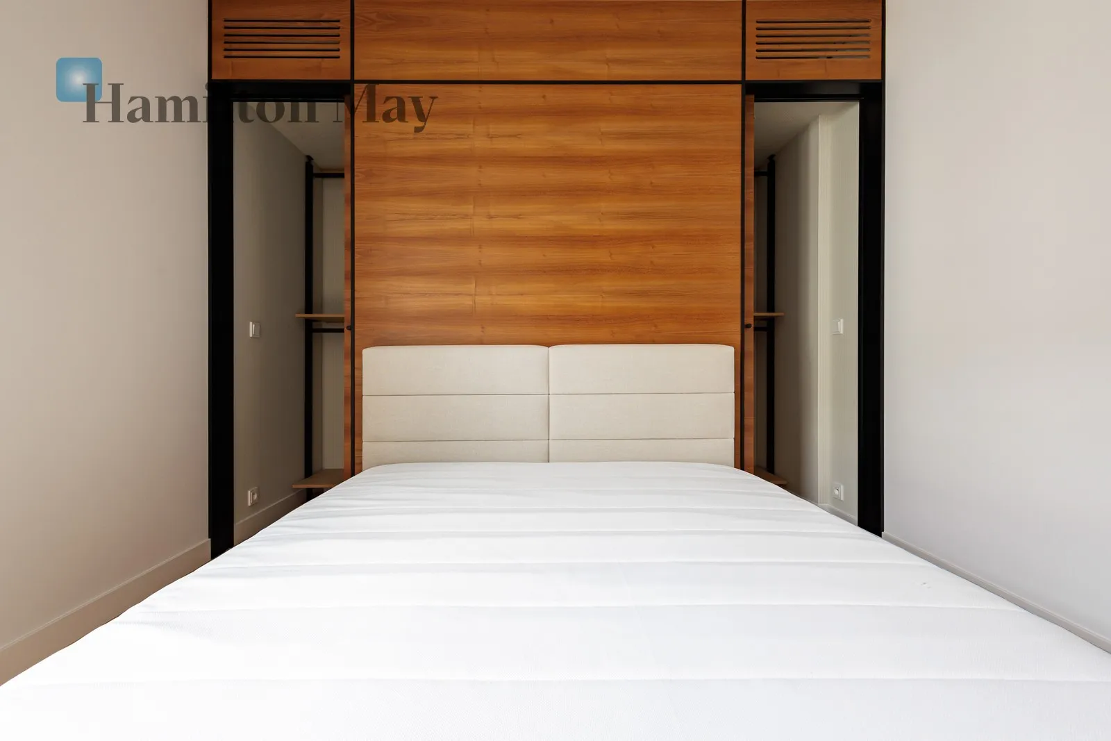 Region: Praga-Północ Distance to centre: 2.76 km Level: 5 Price: 10800 PLN Bedrooms: 2 Bathrooms: 1 Size: 70m2 Price/m2: 154 PLN - slider