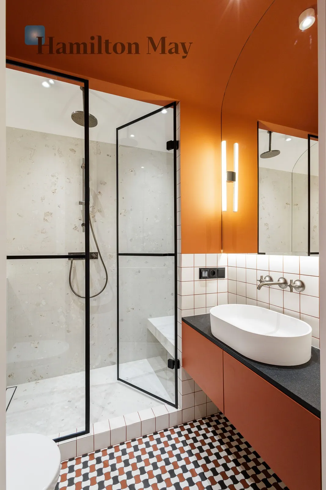 Street: Stefana Okrzei Region: Praga-Północ Subregion: Stara Praga Distance to centre: 2.76 km Level: 5 Price: 10800 PLN Bedrooms: 2 - slider