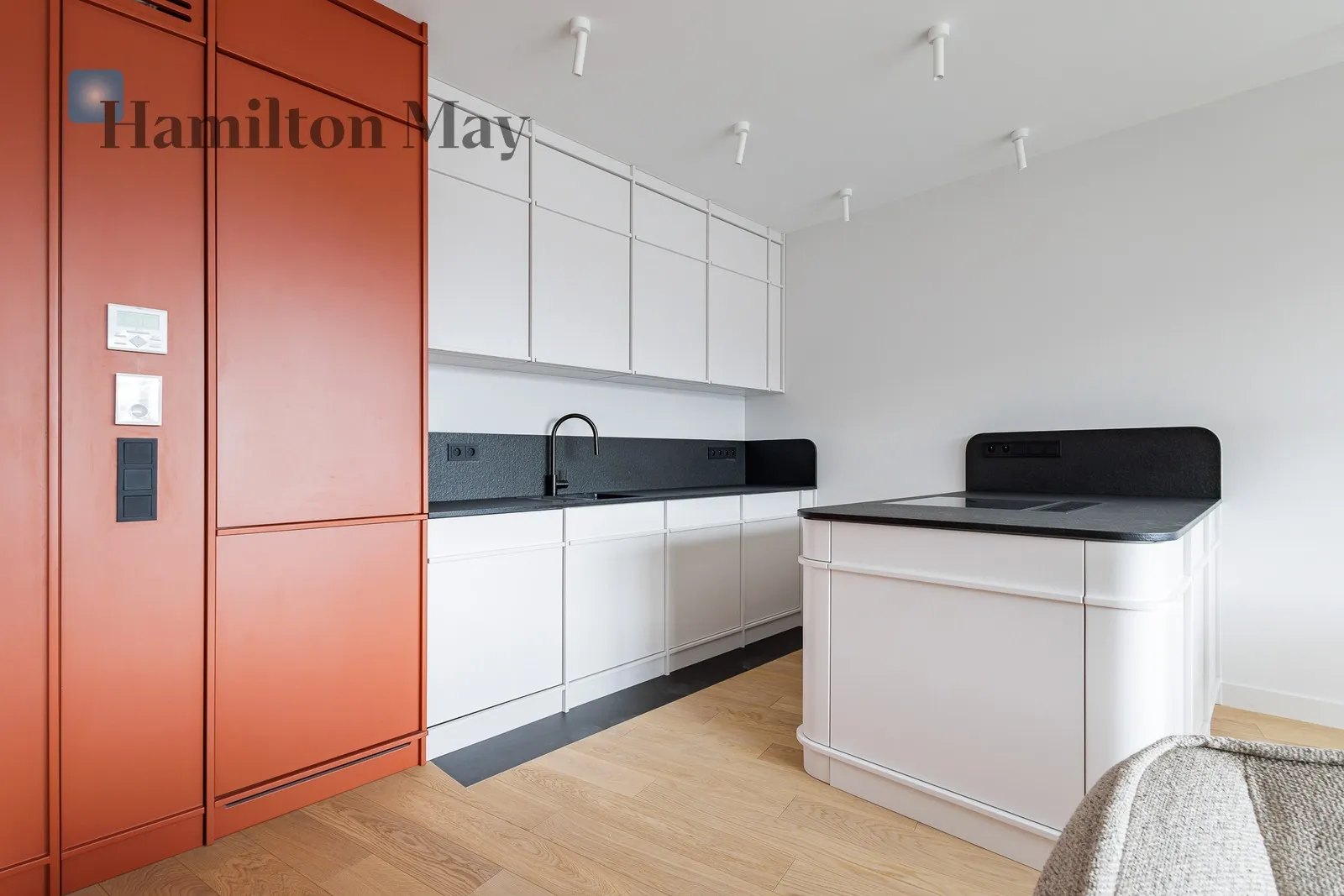 City: Warszawa Street: Stefana Okrzei Region: Praga-Północ Subregion: Stara Praga Distance to centre: 2.76 km Level: 5 Price: 10800 PLN Bedrooms: 2 Bathrooms: 1 - slider