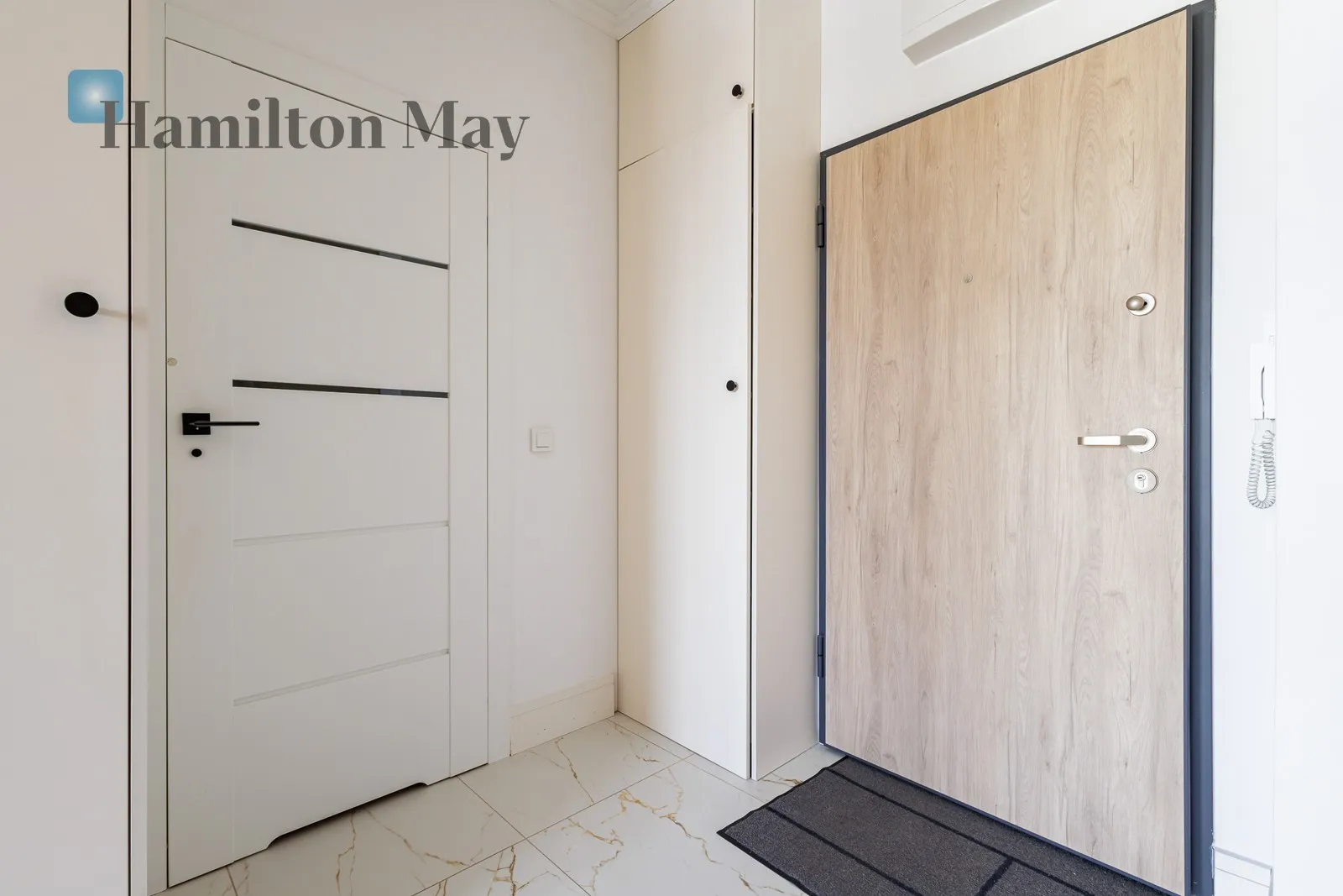 Street: Mariana Zdziechowskiego Region: Mokotów Distance to centre: 5.04 km Level: 8 Price: 3300 PLN Bedrooms: 0 Bathrooms: 1 - slider