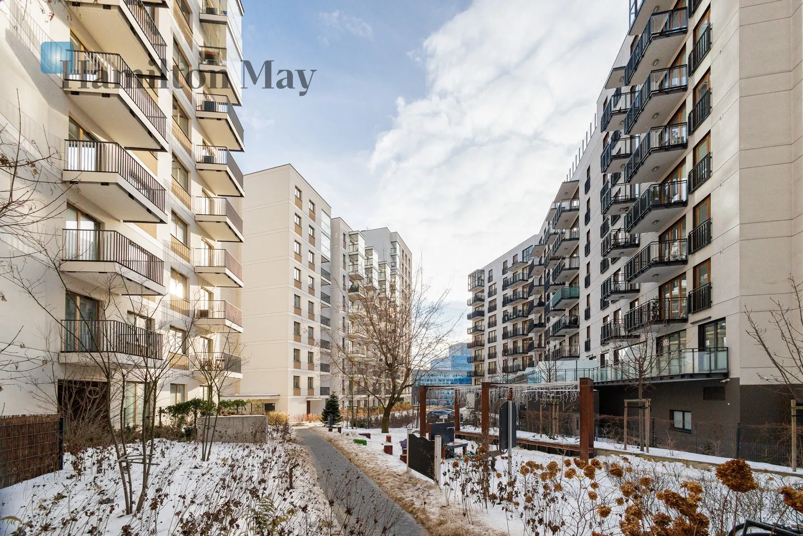 Region: Mokotów Distance to centre: 5.04 km Level: 8 Price: 3300 PLN Bedrooms: 0 Bathrooms: 1 - slider