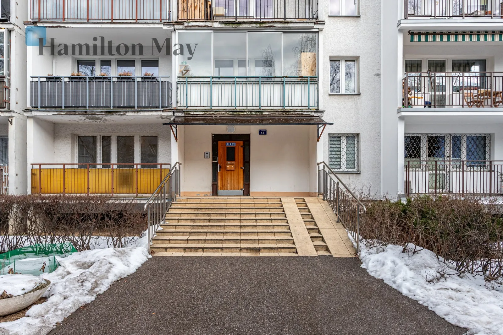 Ursynów, 3 pokoje przy metrze, 72 m², balkon i piwnica

 - slider