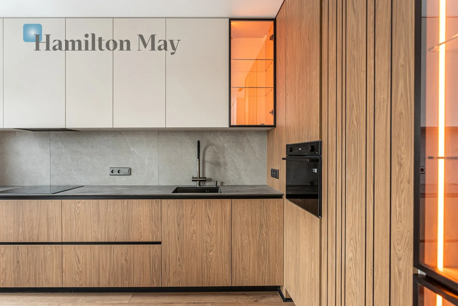 Region: Targówek Subregion: Elsnerów Distance to centre: 7.1 km Level: 3 Price: 1100000 PLN Bedrooms: 1 Bathrooms: 1 Size: 54.12m2 Price/m2: 20325 PLN - slider