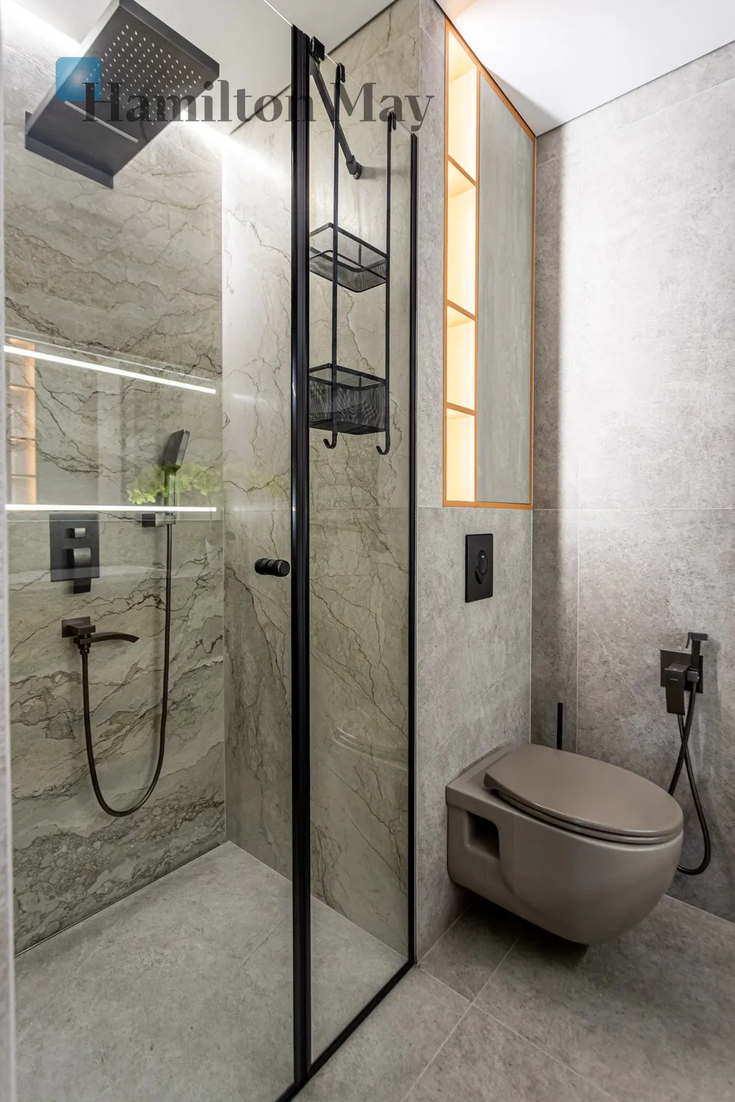 Street: Janowiecka Region: Targówek Subregion: Elsnerów Distance to centre: 7.1 km Level: 3 Price: 1100000 PLN Bedrooms: 1 - slider