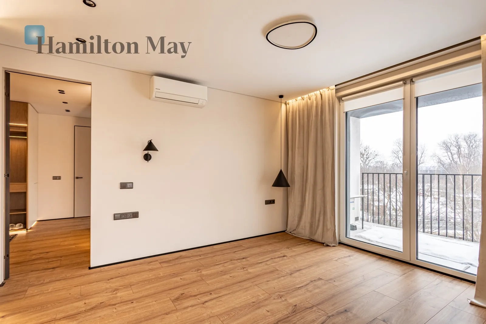 Distance to centre: 7.1 km Level: 3 Price: 1100000 PLN Bedrooms: 1 Bathrooms: 1 Size: 54.12m2 Price/m2: 20325 PLN - slider