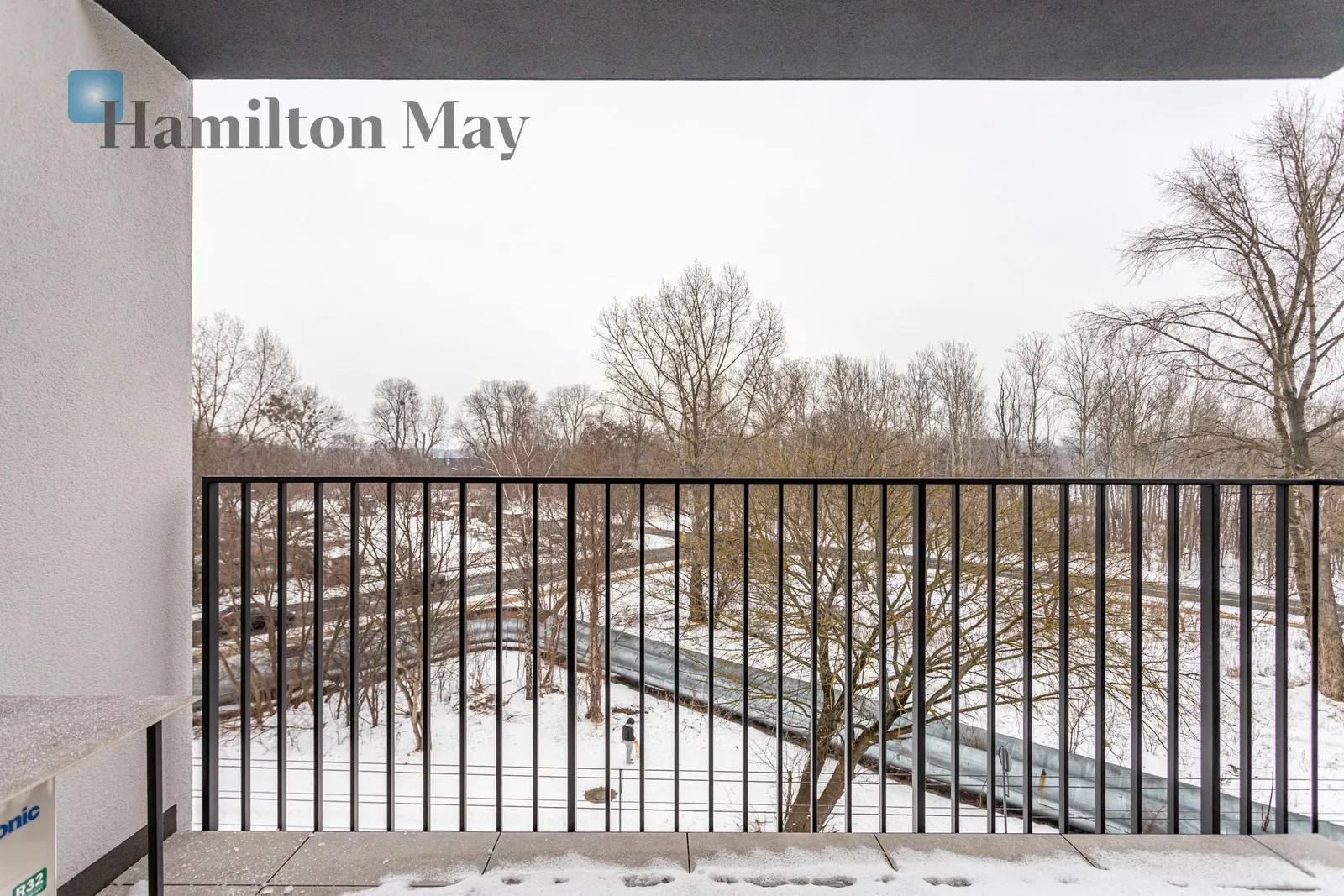 Region: Targówek Subregion: Elsnerów Distance to centre: 7.1 km Level: 3 Price: 1100000 PLN Bedrooms: 1 - slider