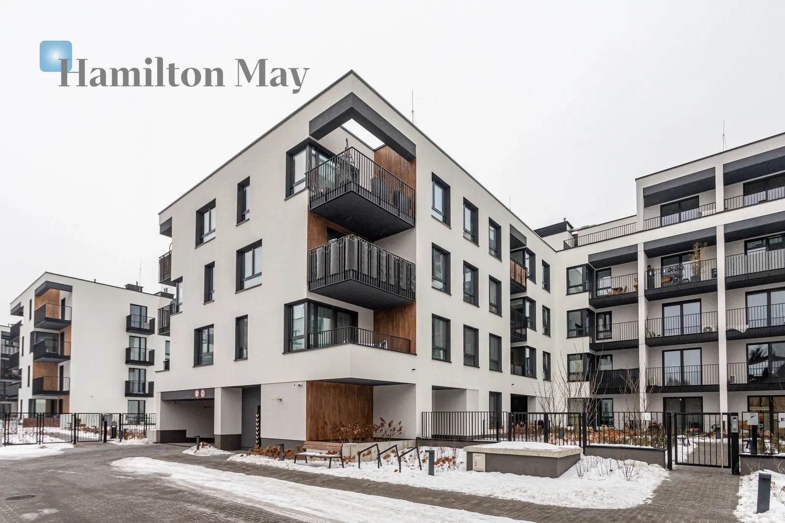 Region: Targówek Subregion: Elsnerów Distance to centre: 7.1 km Level: 3 Price: 1100000 PLN - slider