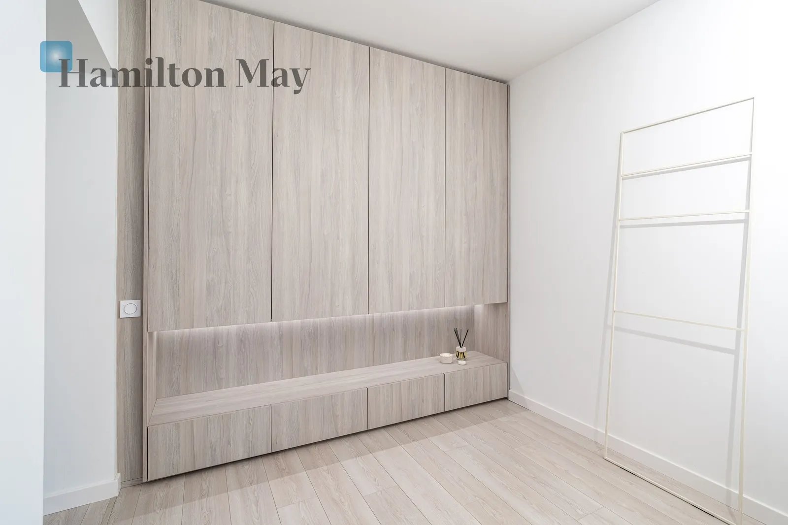 Na sprzedaż piękne mieszkanie po remoncie z loggią  - slider