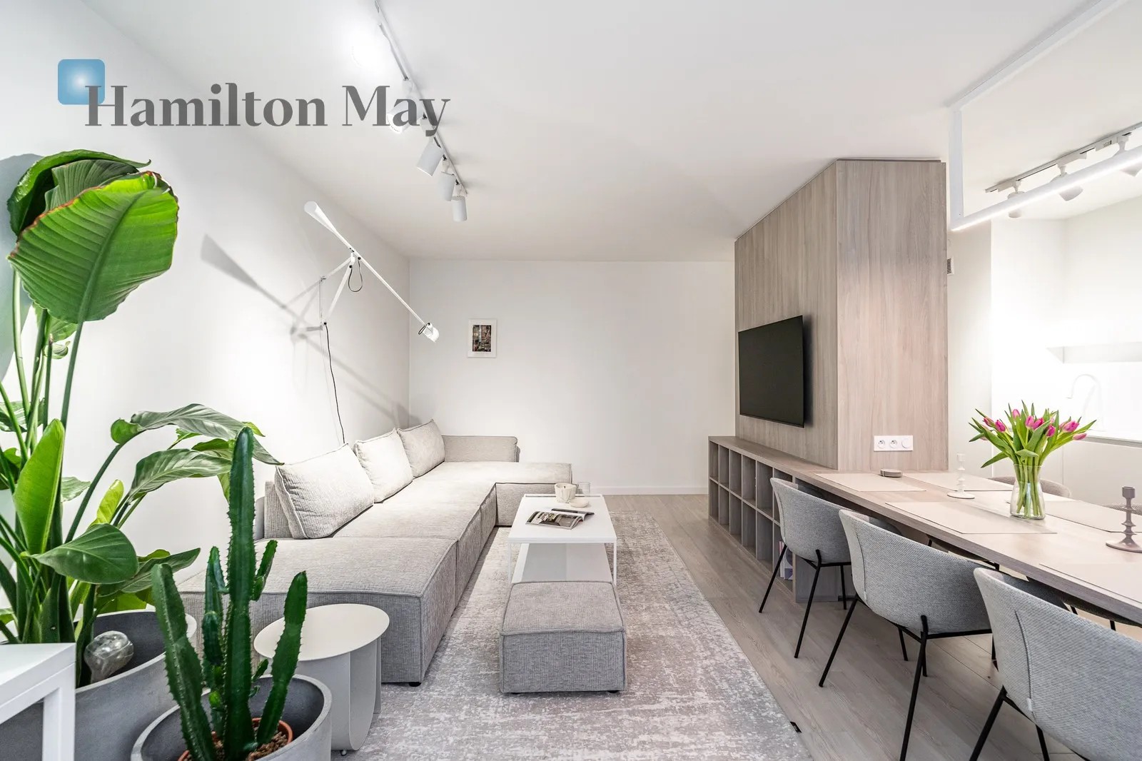 Na sprzedaż piękne mieszkanie po remoncie z loggią  - slider