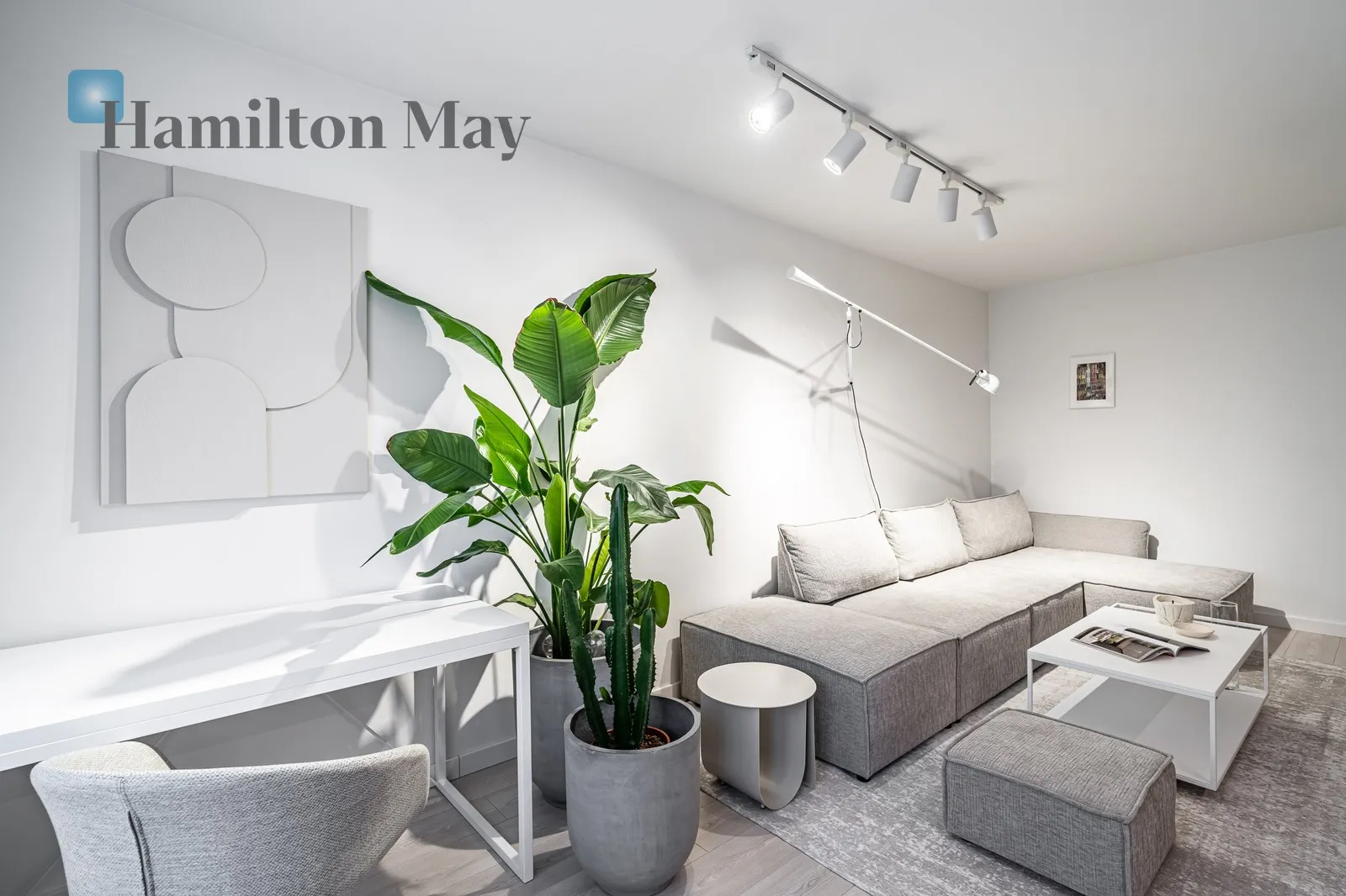 Na sprzedaż piękne mieszkanie po remoncie z loggią  - slider