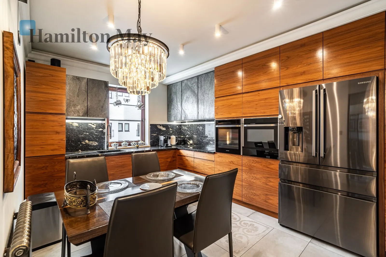 Distance to centre: 2.04 km Level: 2 Price: 3490000 PLN Bedrooms: 3 Bathrooms: 3 Size: 133.12m2 Price/m2: 26217 PLN - slider