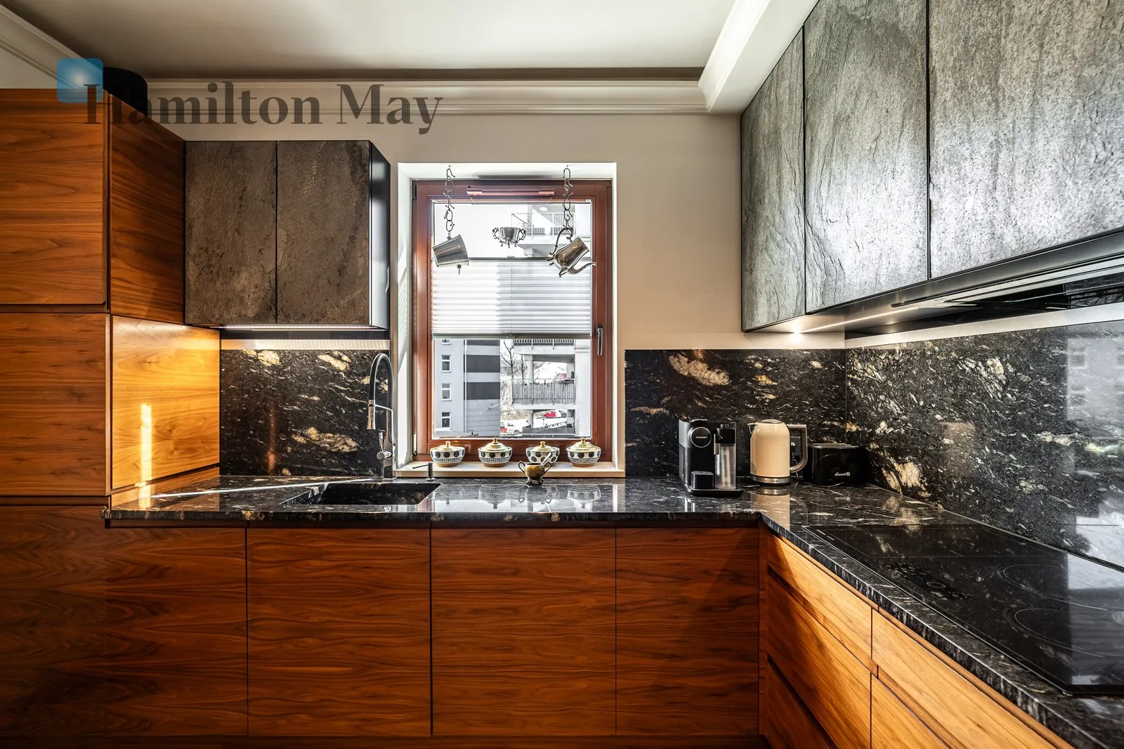 Street: Przemysłowa Region: Podgórze Subregion: Zabłocie Distance to centre: 2.04 km Level: 2 Price: 3490000 PLN - slider