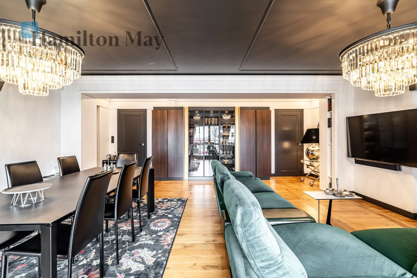 Street: Przemysłowa Region: Podgórze Subregion: Zabłocie Distance to centre: 2.04 km Level: 2 Price: 3490000 PLN Bedrooms: 3 - slider