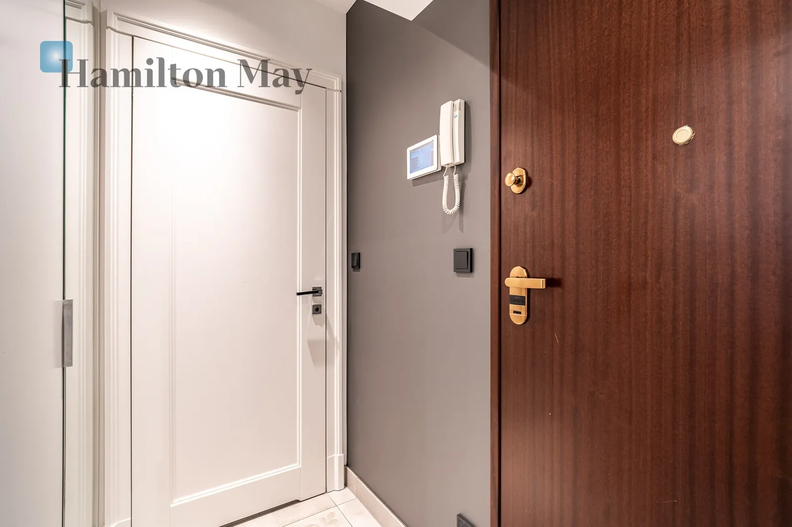 Price: 3490000 PLN Bedrooms: 3 Bathrooms: 3 - slider