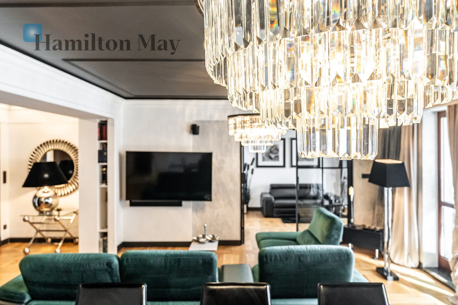 Region: Podgórze Subregion: Zabłocie Distance to centre: 2.04 km Level: 2 Price: 3490000 PLN Bedrooms: 3 Bathrooms: 3 Size: 133.12m2 Price/m2: 26217 PLN - slider