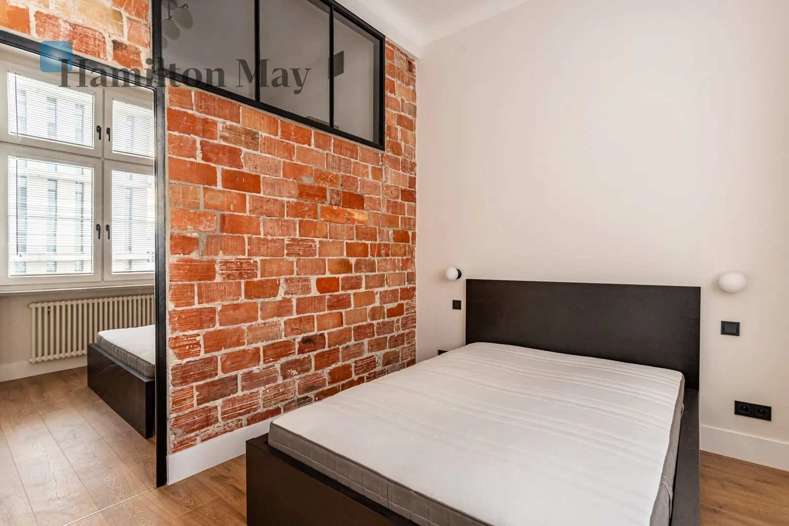 Street: Wiejska Region: Śródmieście Subregion: Śródmieście Południowe Distance to centre: 1.25 km Level: 3 Price: 6000 PLN Bedrooms: 1 Bathrooms: 1 Size: 58m2 Price/m2: 103 PLN - slider