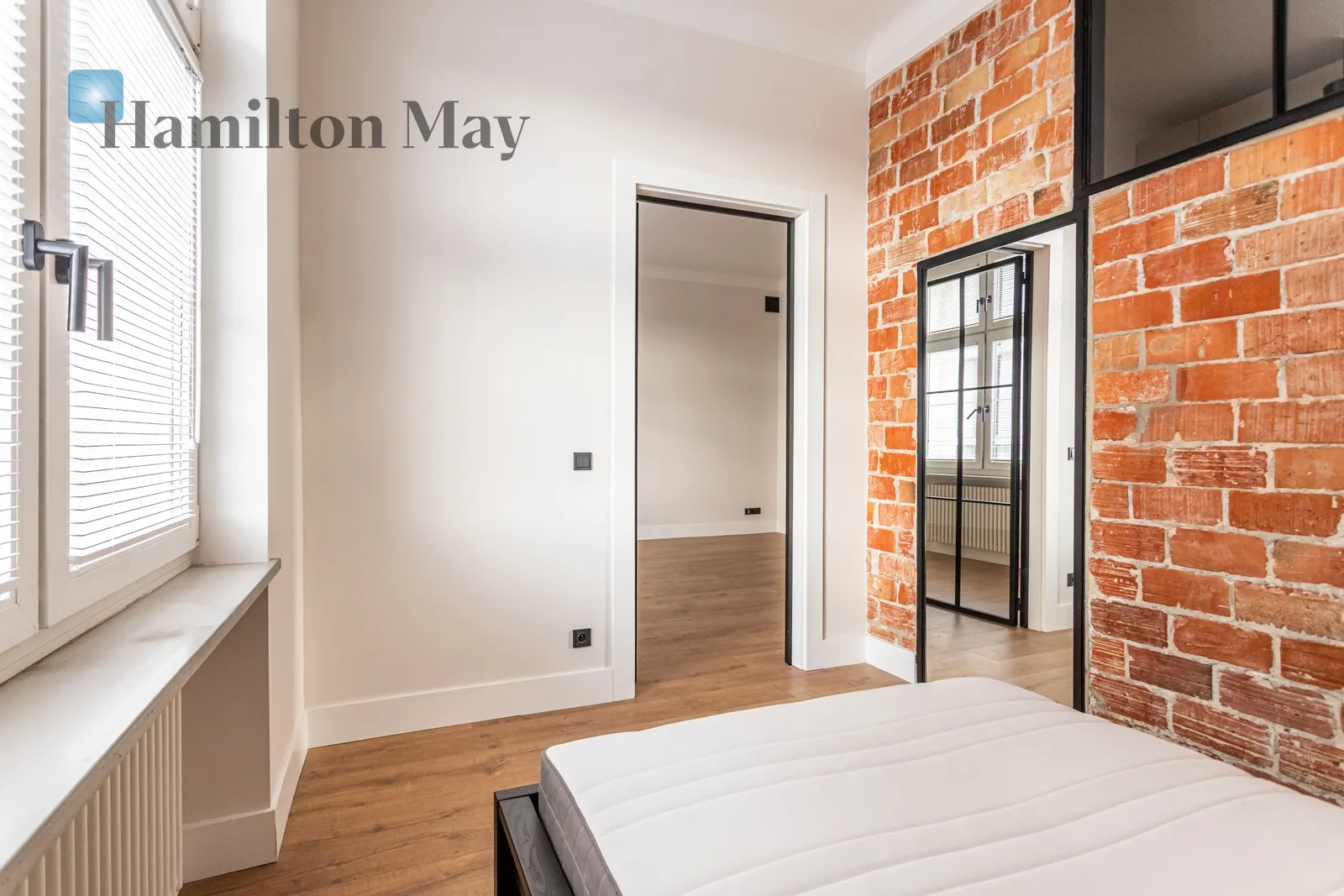 Subregion: Śródmieście Południowe Distance to centre: 1.25 km Level: 3 Price: 6000 PLN Bedrooms: 1 Bathrooms: 1 Size: 58m2 - slider