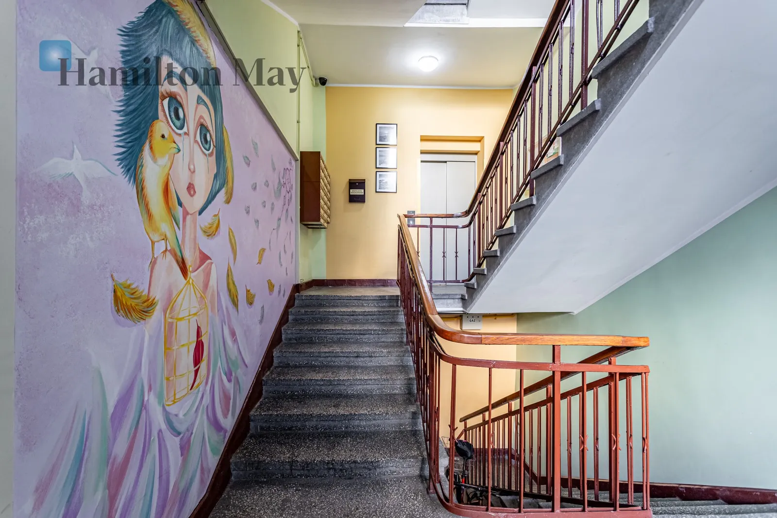 Distance to centre: 1.25 km Level: 3 Price: 6000 PLN Bedrooms: 1 Bathrooms: 1 Size: 58m2 - slider