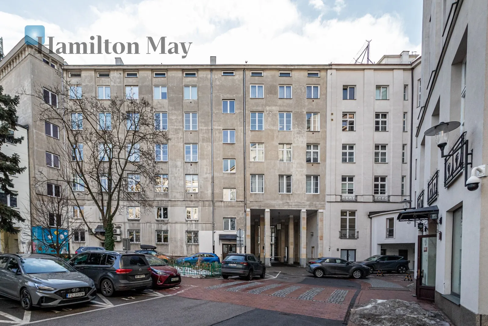 City: Warszawa Street: Wiejska Region: Śródmieście Subregion: Śródmieście Południowe Distance to centre: 1.25 km - slider