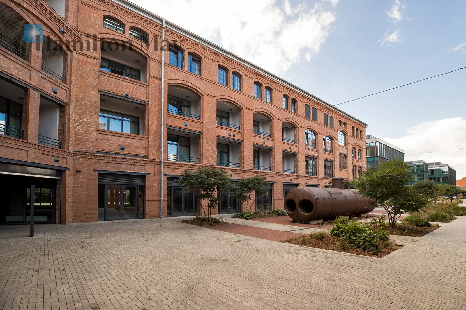 Level: 1 Price: 7900 PLN Bedrooms: 3 - slider