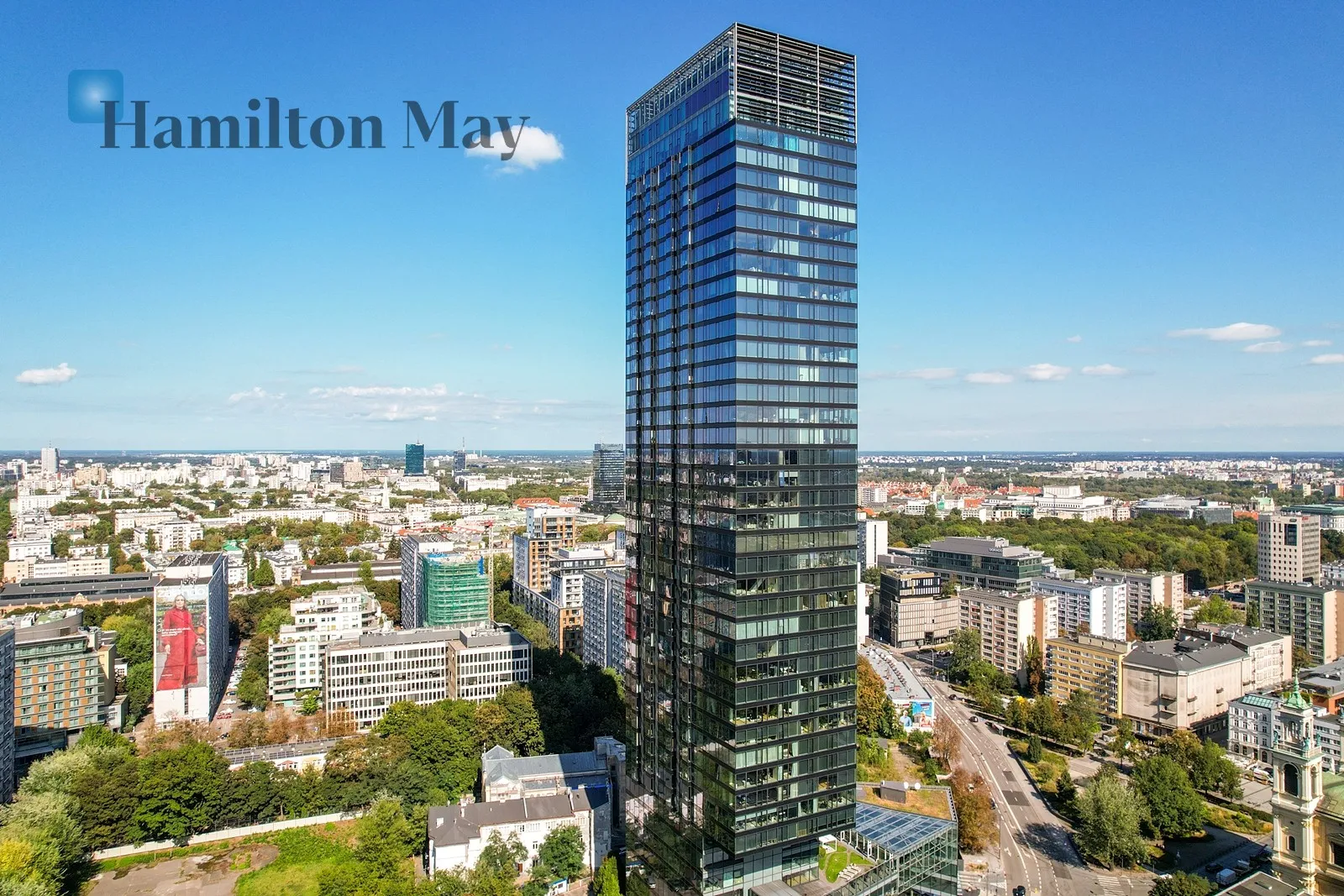 Distance to centre: 0.92 km Level: 25 Price: 3500000 PLN Bedrooms: 1 Bathrooms: 1 Size: 58m2 - slider