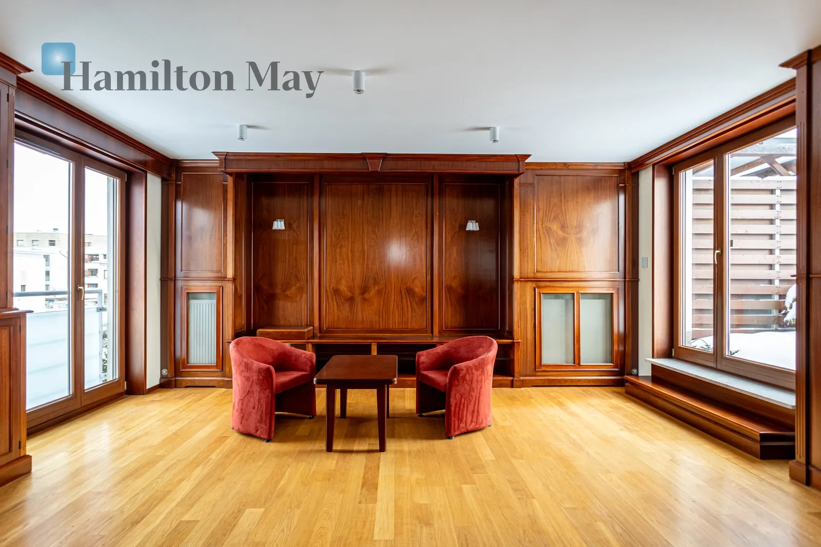 City: Warszawa Street: Rymarska Region: Mokotów Subregion: Wyględów Distance to centre: 4.21 km Price: 20000 PLN Bedrooms: 3 Bathrooms: 2 Plot size: 348m2 Price/m2: 81 PLN - slider