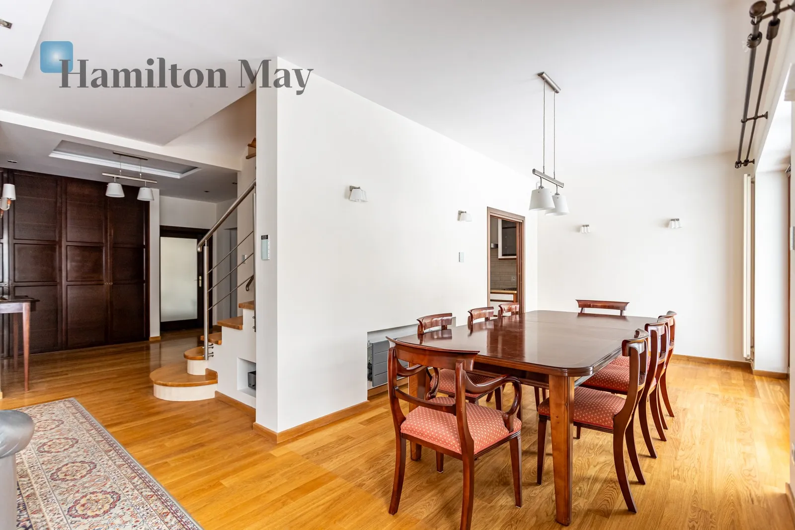 Distance to centre: 4.21 km Price: 20000 PLN Bedrooms: 3 Bathrooms: 2 Plot size: 348m2 - slider