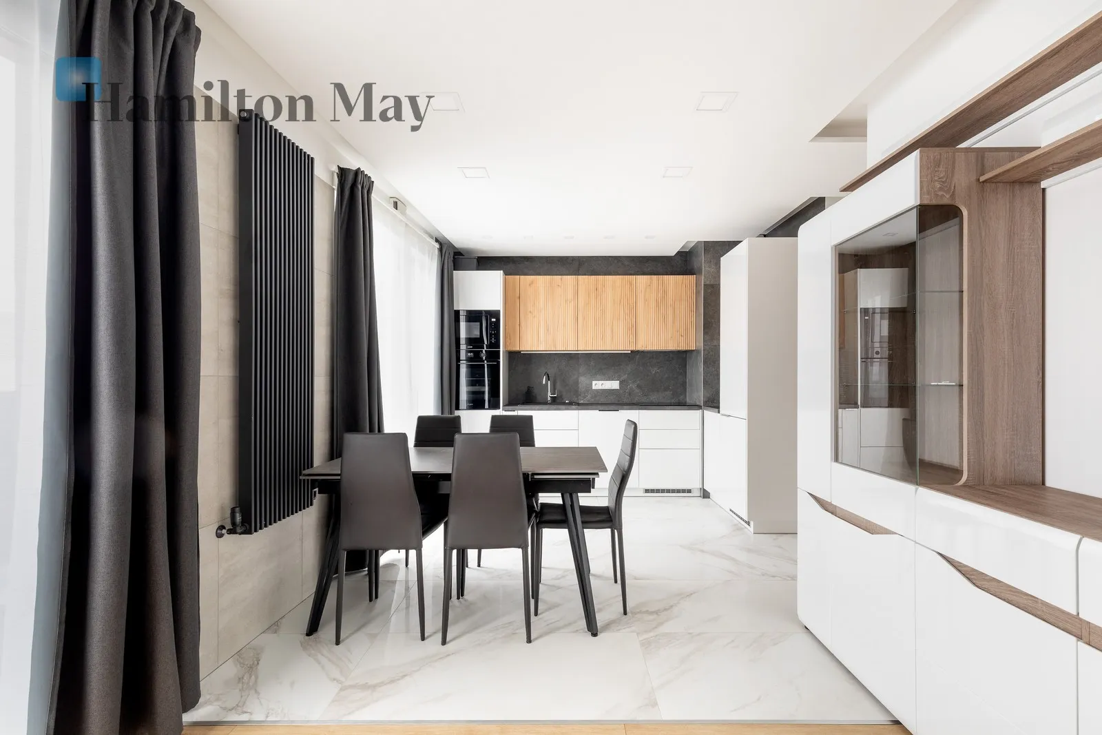 City: Kraków Street: Stanisława Lema Region: Czyżyny Distance to centre: 3.71 km Level: 4 Price: 4500 PLN Bedrooms: 2 Bathrooms: 1 - slider