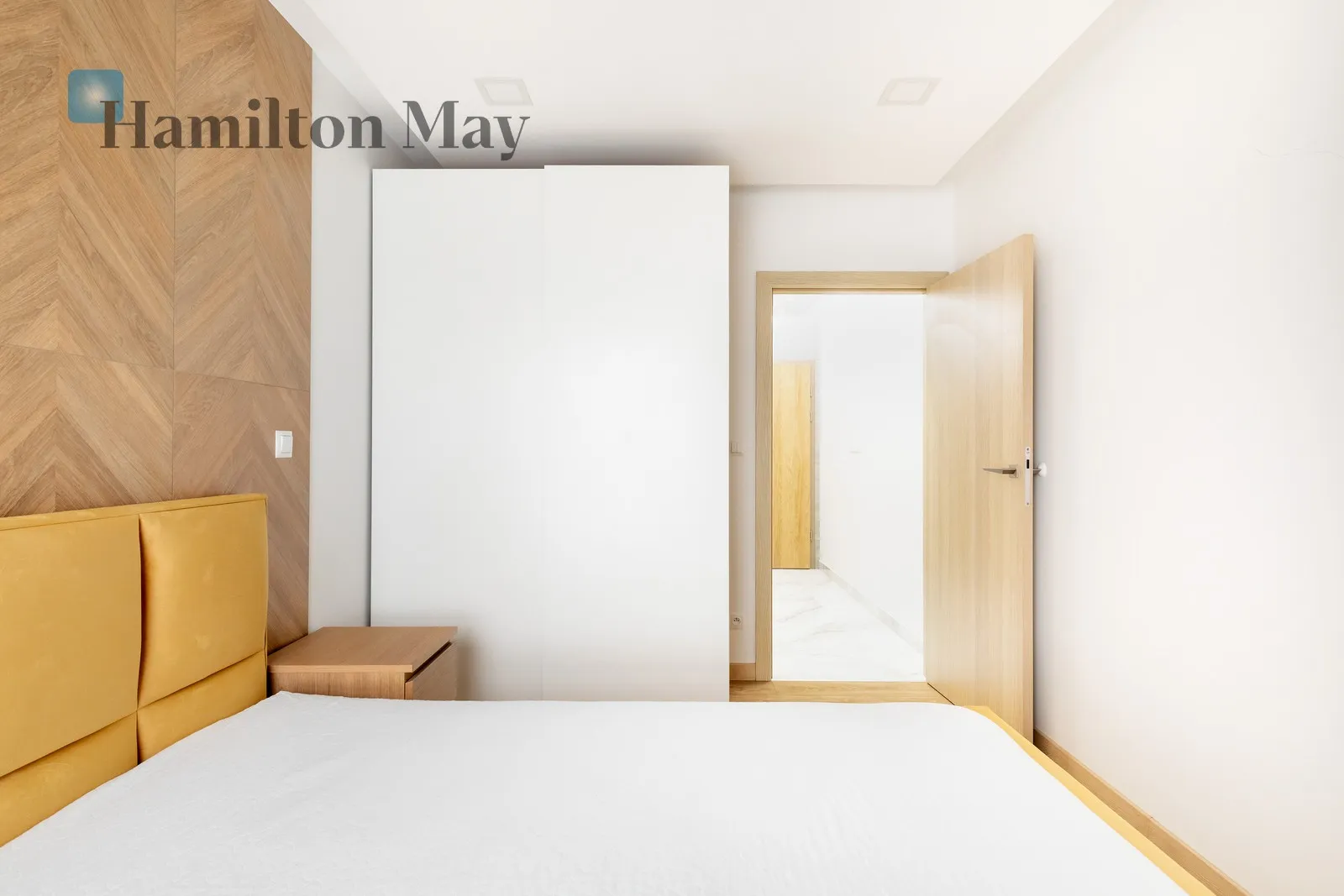 Level: 4 Price: 4500 PLN Bedrooms: 2 Bathrooms: 1 Size: 60m2 Price/m2: 75 PLN - slider