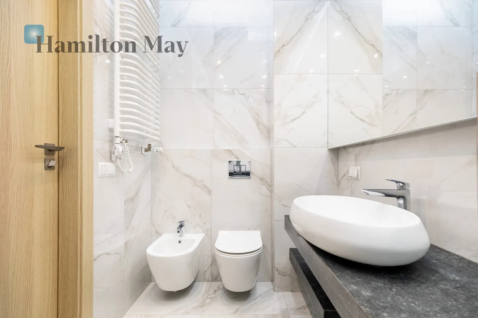 Distance to centre: 3.71 km Level: 4 Price: 4500 PLN Bedrooms: 2 Bathrooms: 1 - slider