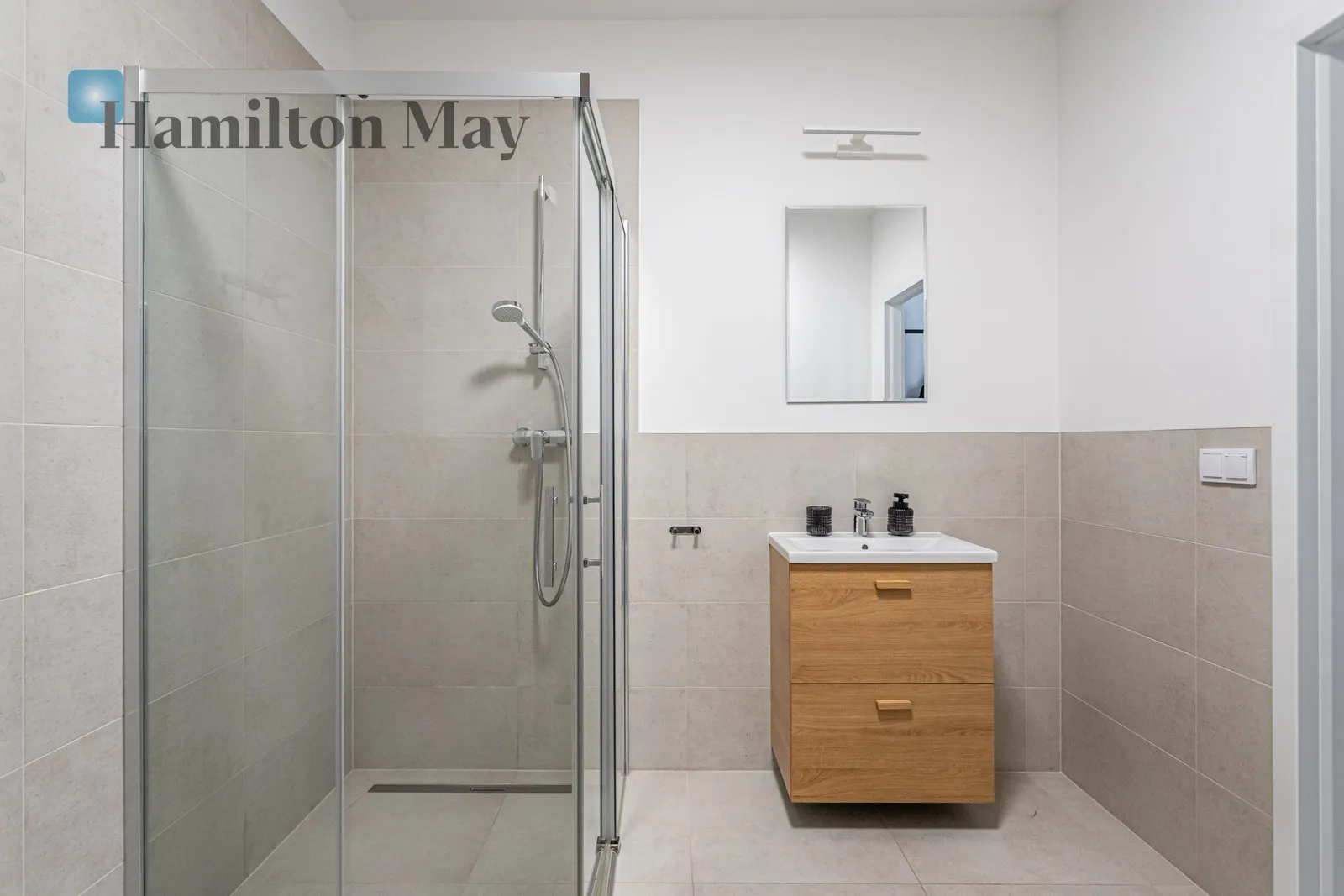 City: Warszawa Street: Wschodu Słońca Region: Włochy Subregion: Raków Distance to centre: 5.73 km - slider