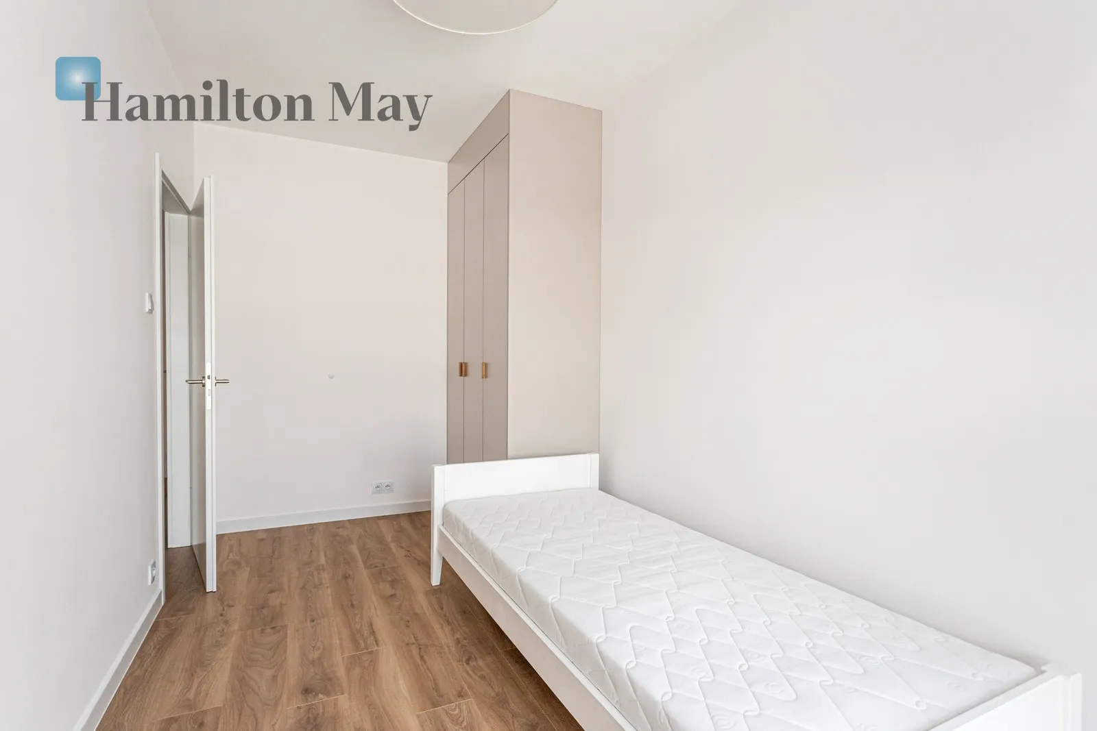 Дві спальні | 53,33 м2 | Балкон | Італія - slider