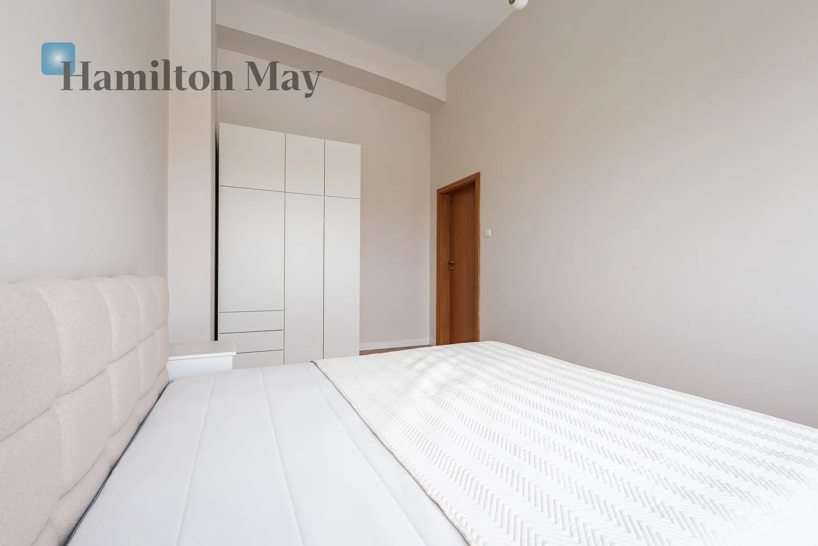 Ostatnie piętro z wysokimi sufitami | 200 m od metra Kondratowicza  - slider