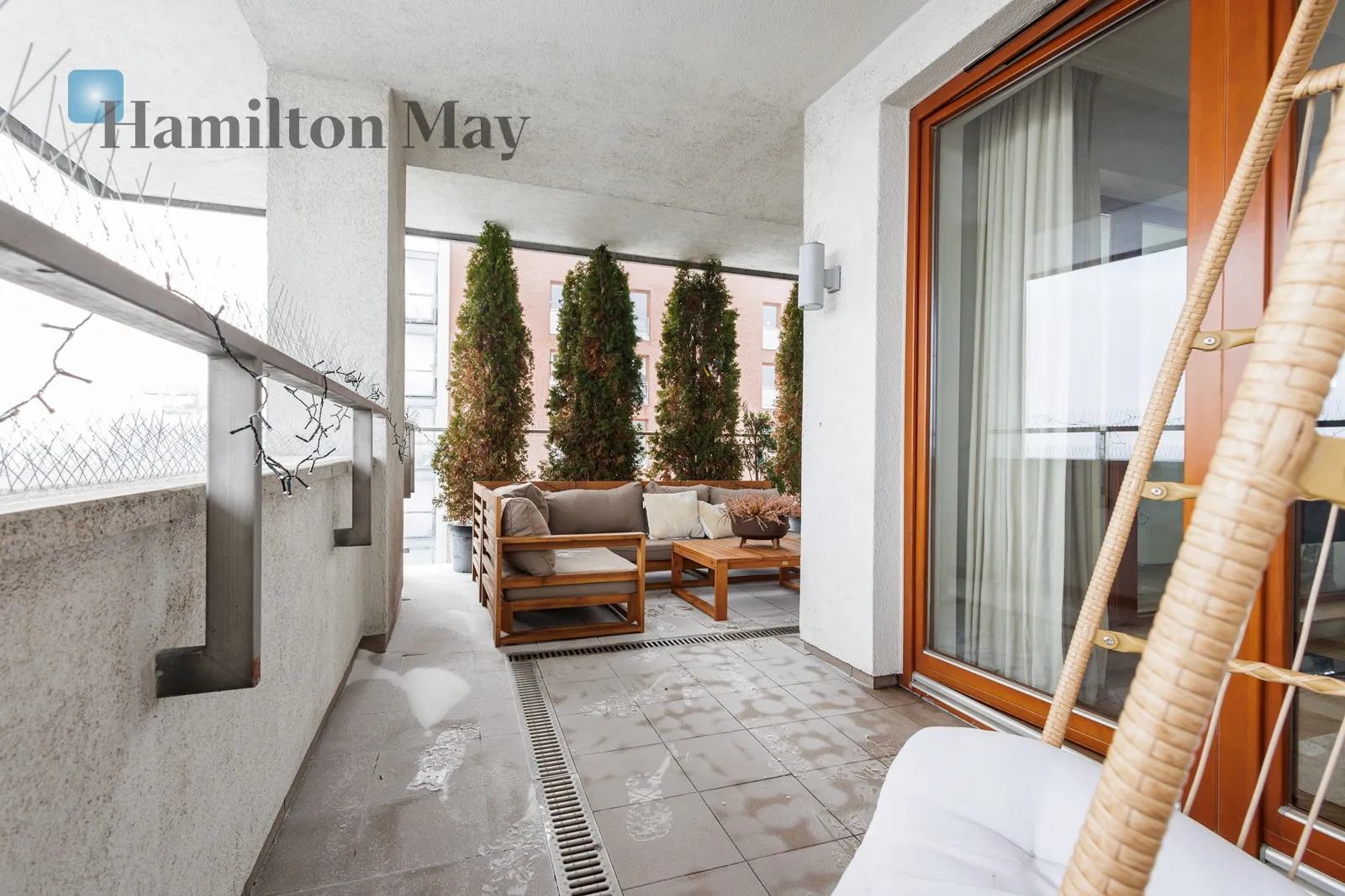 City: Warszawa Street: Jana Karola Chodkiewicza Region: Mokotów Subregion: Wyględów Distance to centre: 3.2 km Level: 9 - slider