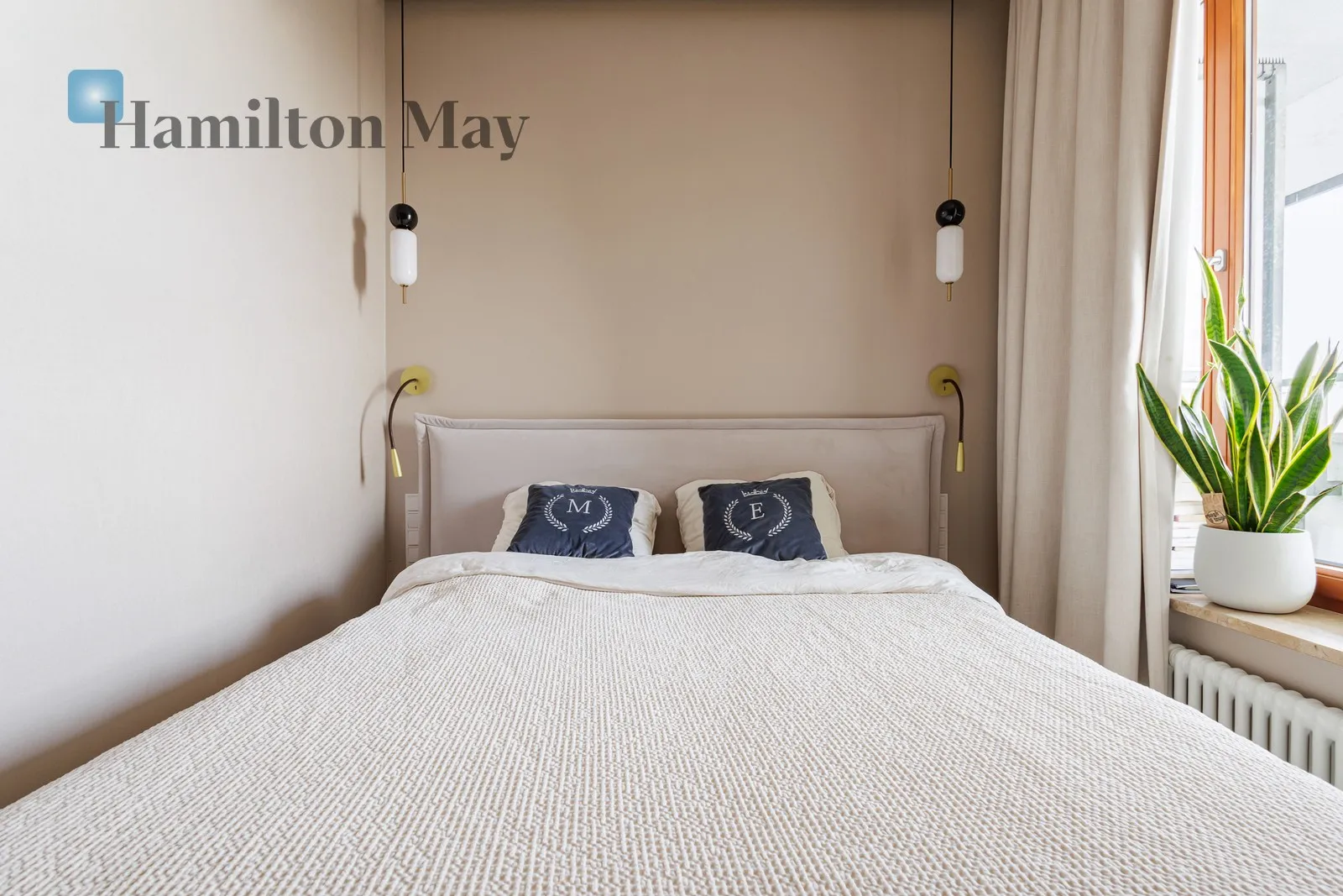 Subregion: Wyględów Distance to centre: 3.2 km Level: 9 Price: 9900 PLN Bedrooms: 2 Bathrooms: 1 Size: 72m2 Price/m2: 138 PLN - slider