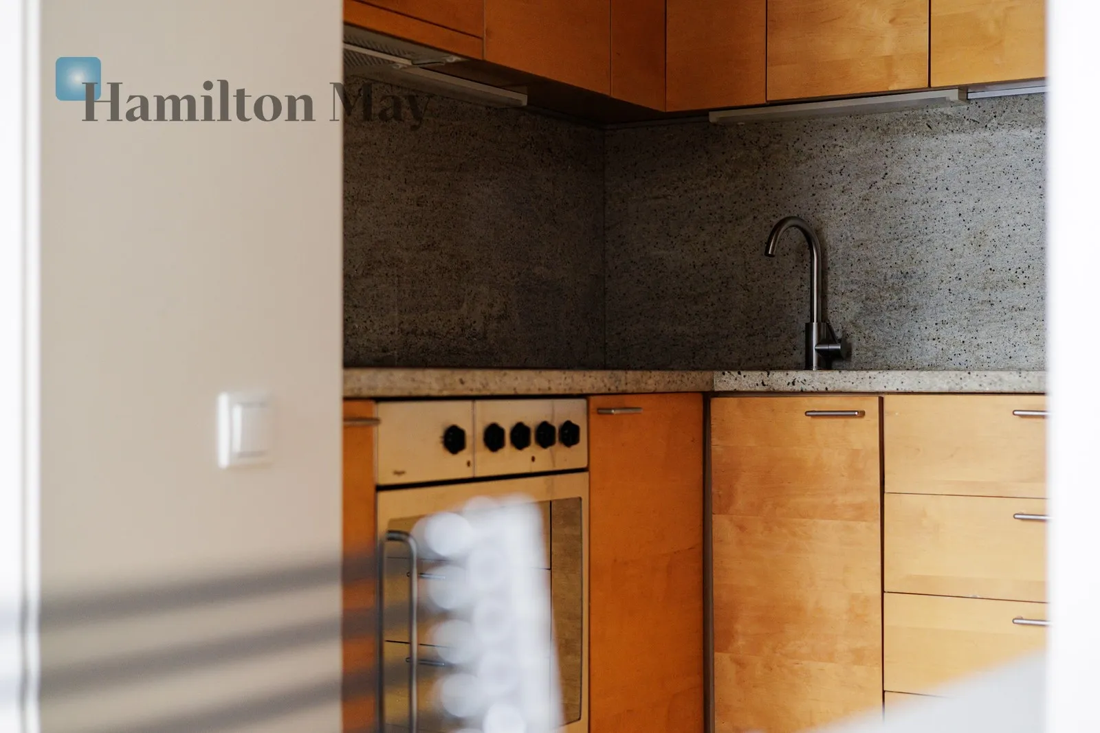 Street: Francuska Region: Praga-Południe Subregion: Saska Kępa Distance to centre: 2.88 km Level: 2 Price: 5500 PLN Bedrooms: 1 Bathrooms: 1 - slider