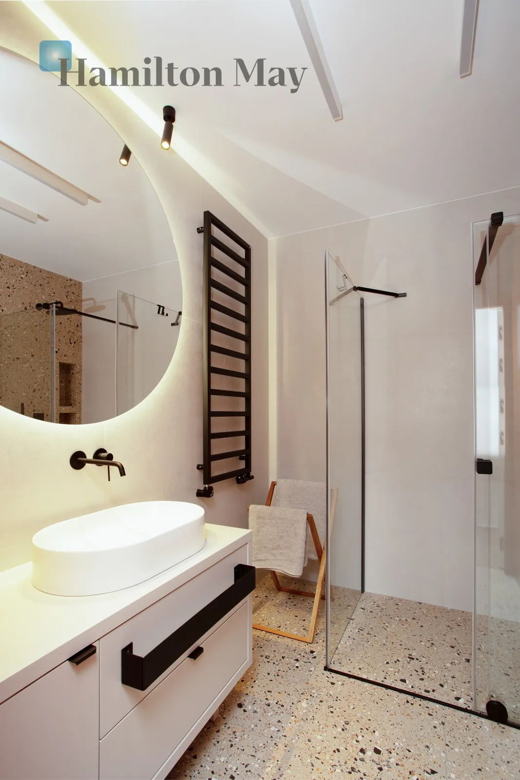 Beautiful apartment with gym, cinema room and garage | BROWAR KLEPARZ - slider