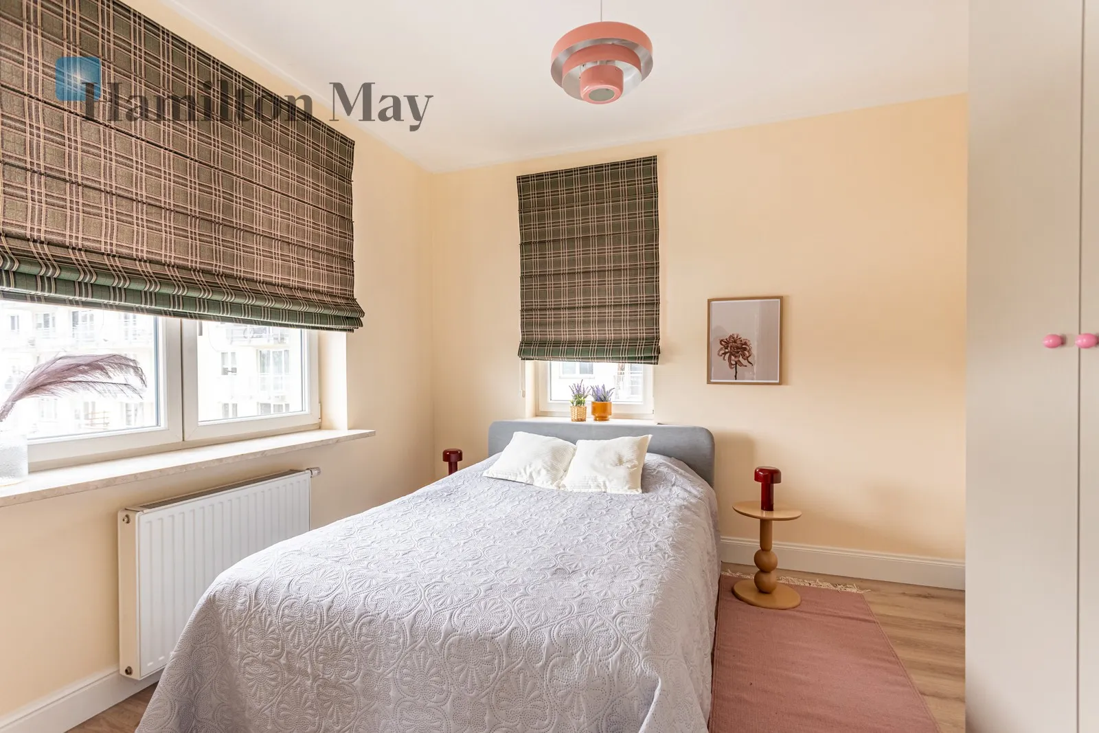 Region: Praga-Południe Distance to centre: 3.3 km Level: 5 Price: 3650 PLN Bedrooms: 1 Bathrooms: 1 Size: 54m2 - slider