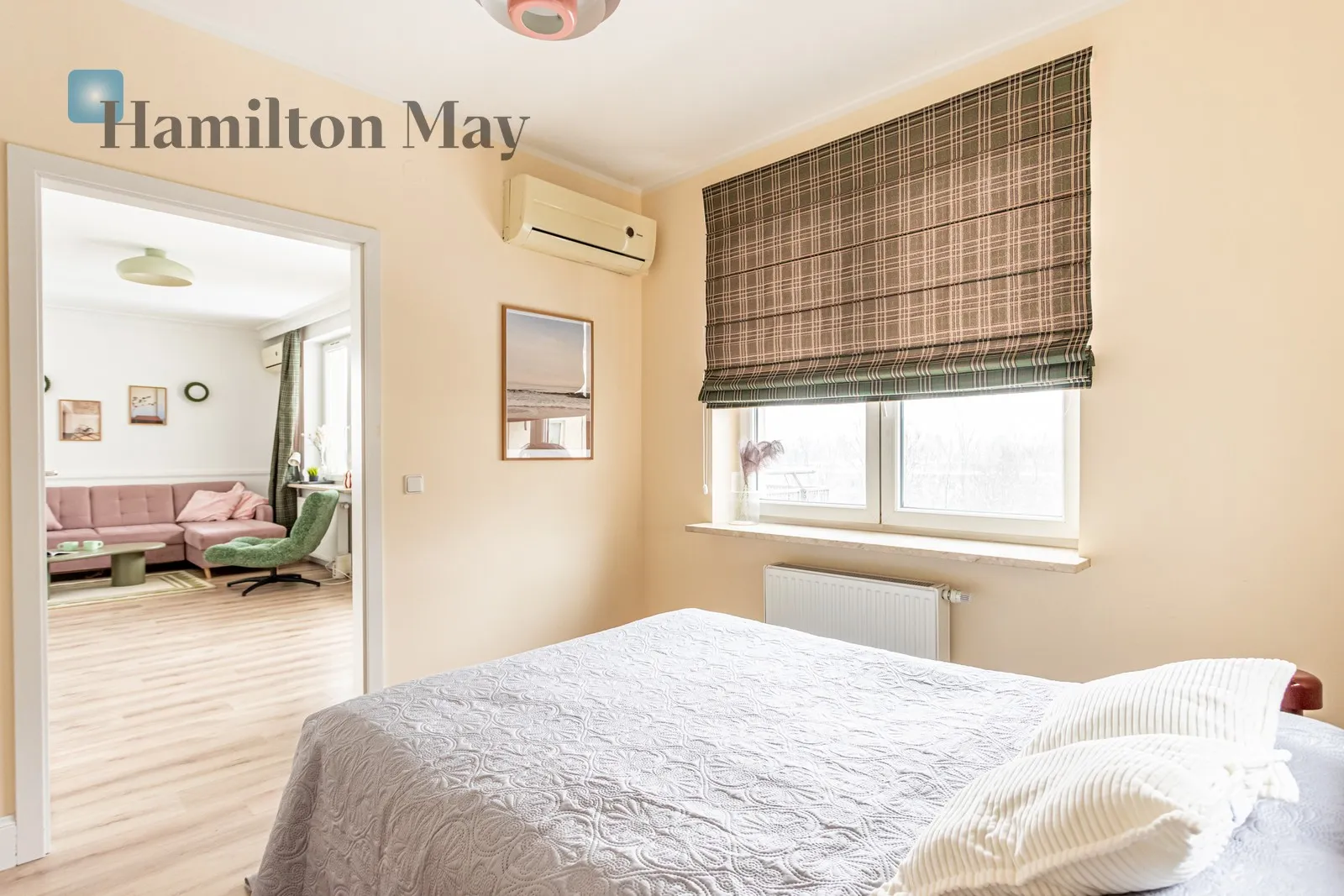 Distance to centre: 3.3 km Level: 5 Price: 3650 PLN Bedrooms: 1 Bathrooms: 1 Size: 54m2 Price/m2: 68 PLN - slider