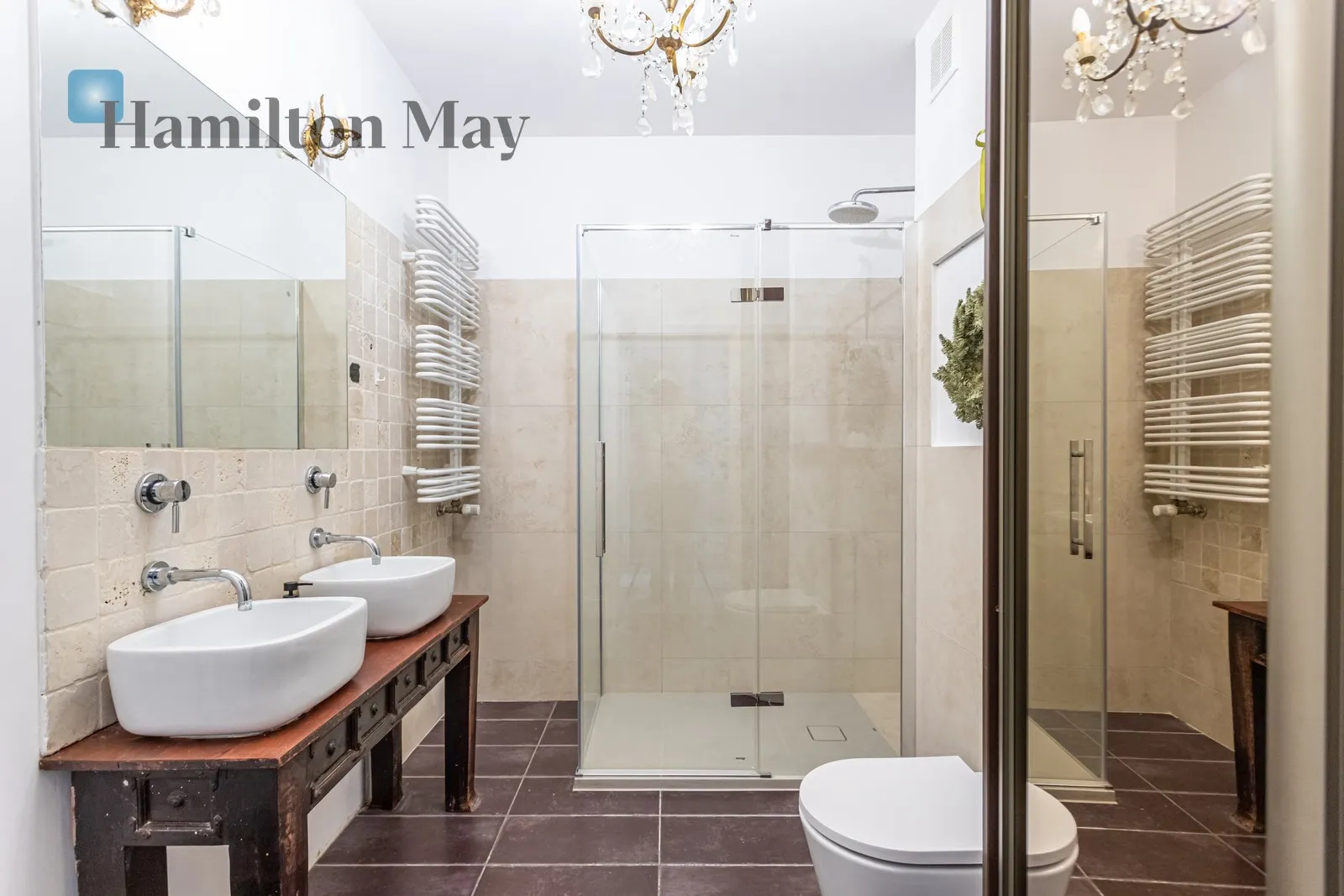 Street: Meksykańska Region: Praga-Południe Distance to centre: 3.3 km Level: 5 Price: 3650 PLN Bedrooms: 1 - slider