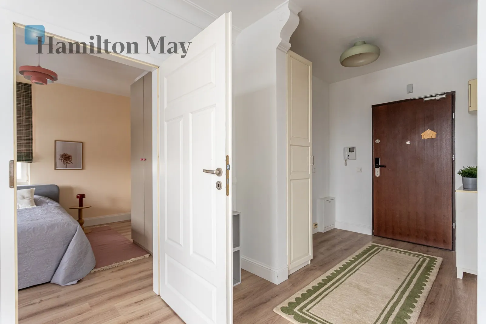 Region: Praga-Południe Distance to centre: 3.3 km Level: 5 Price: 3650 PLN Bedrooms: 1 Bathrooms: 1 - slider