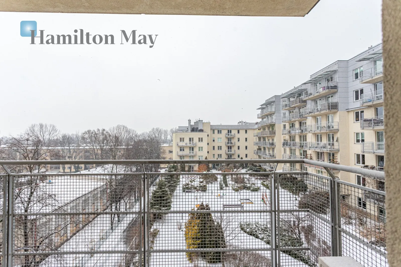 Distance to centre: 3.3 km Level: 5 Price: 3650 PLN Bedrooms: 1 Bathrooms: 1 Size: 54m2 - slider