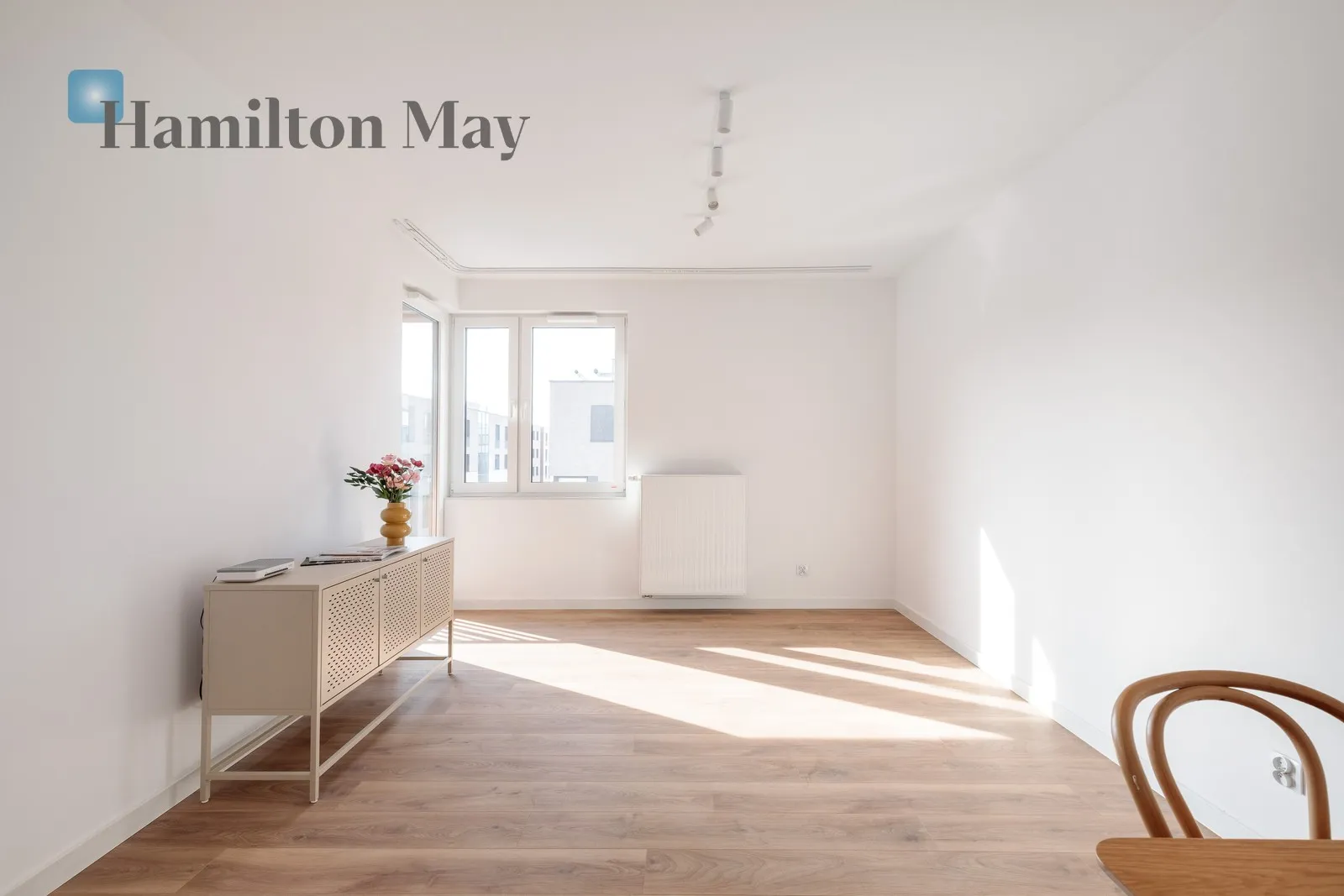 Функціональні та світлі 3 кімнати | Балкон | Гараж | Зелене оточення - slider