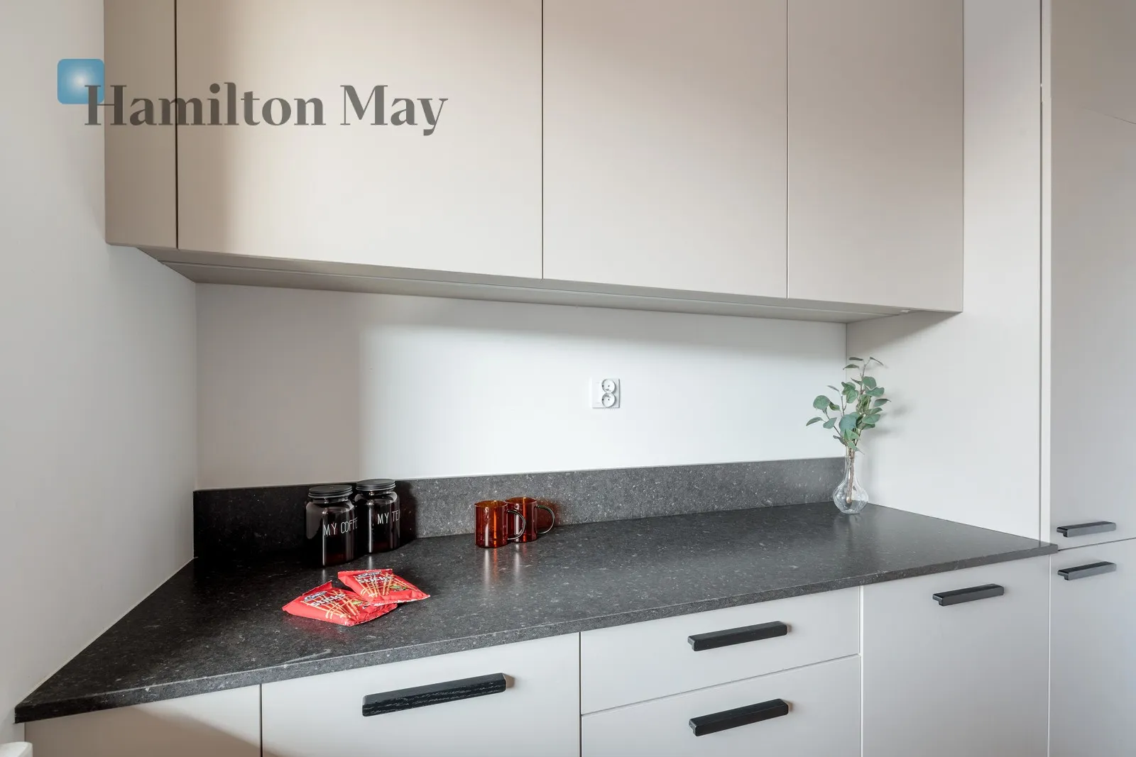 Функціональні та світлі 3 кімнати | Балкон | Гараж | Зелене оточення - slider