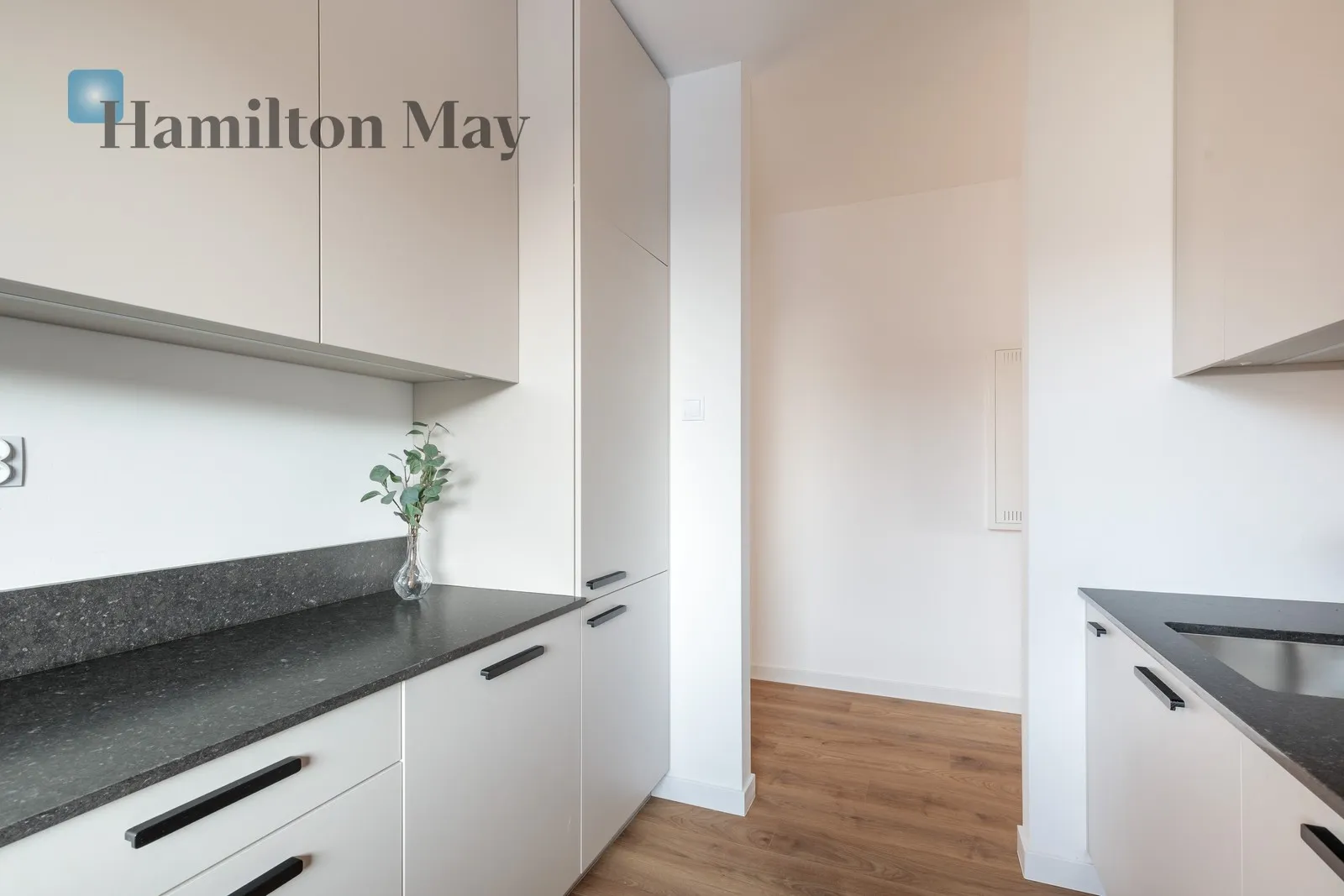 Функціональні та світлі 3 кімнати | Балкон | Гараж | Зелене оточення - slider